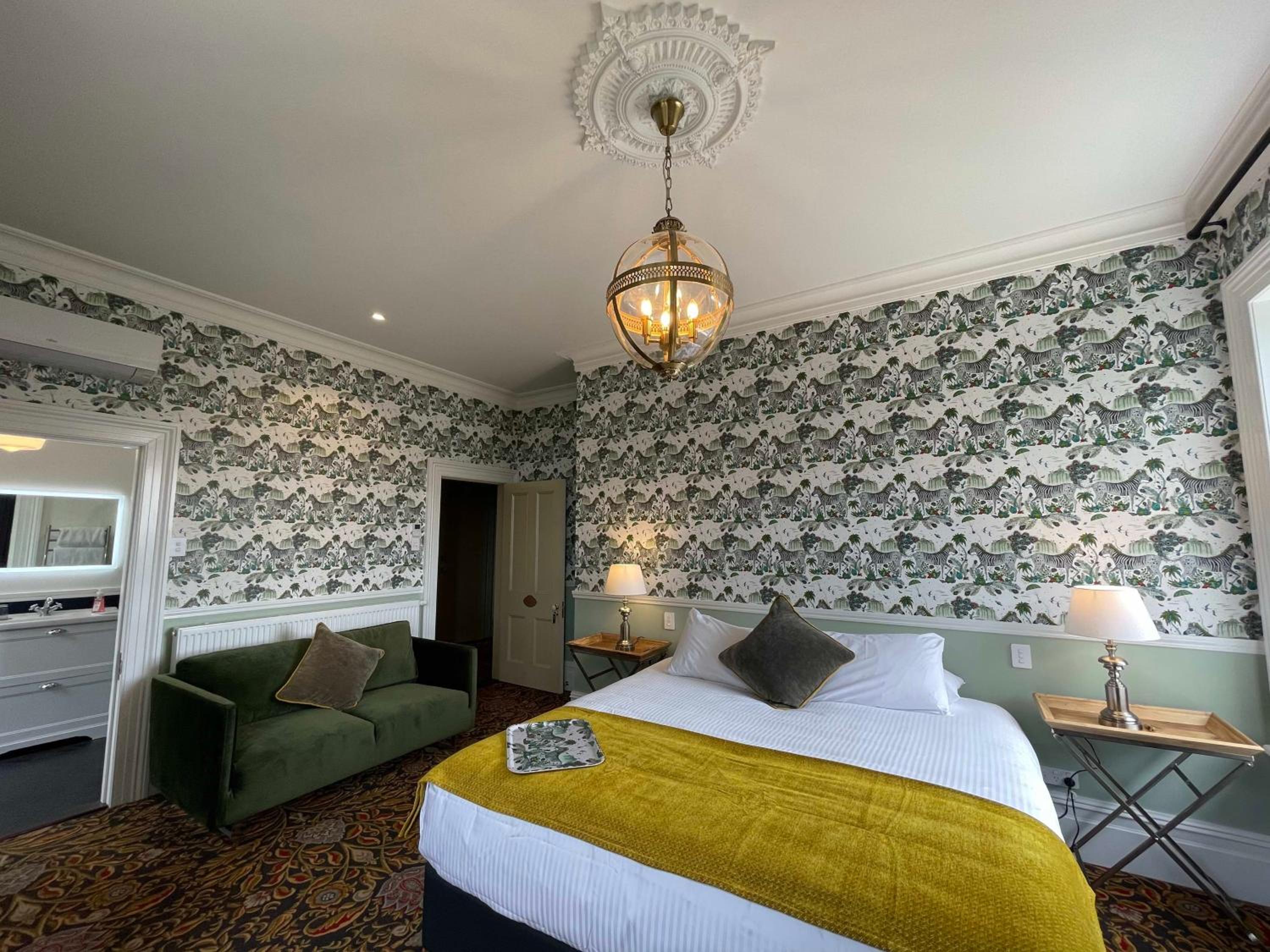 Superior King or Twin Room - Photo 13
