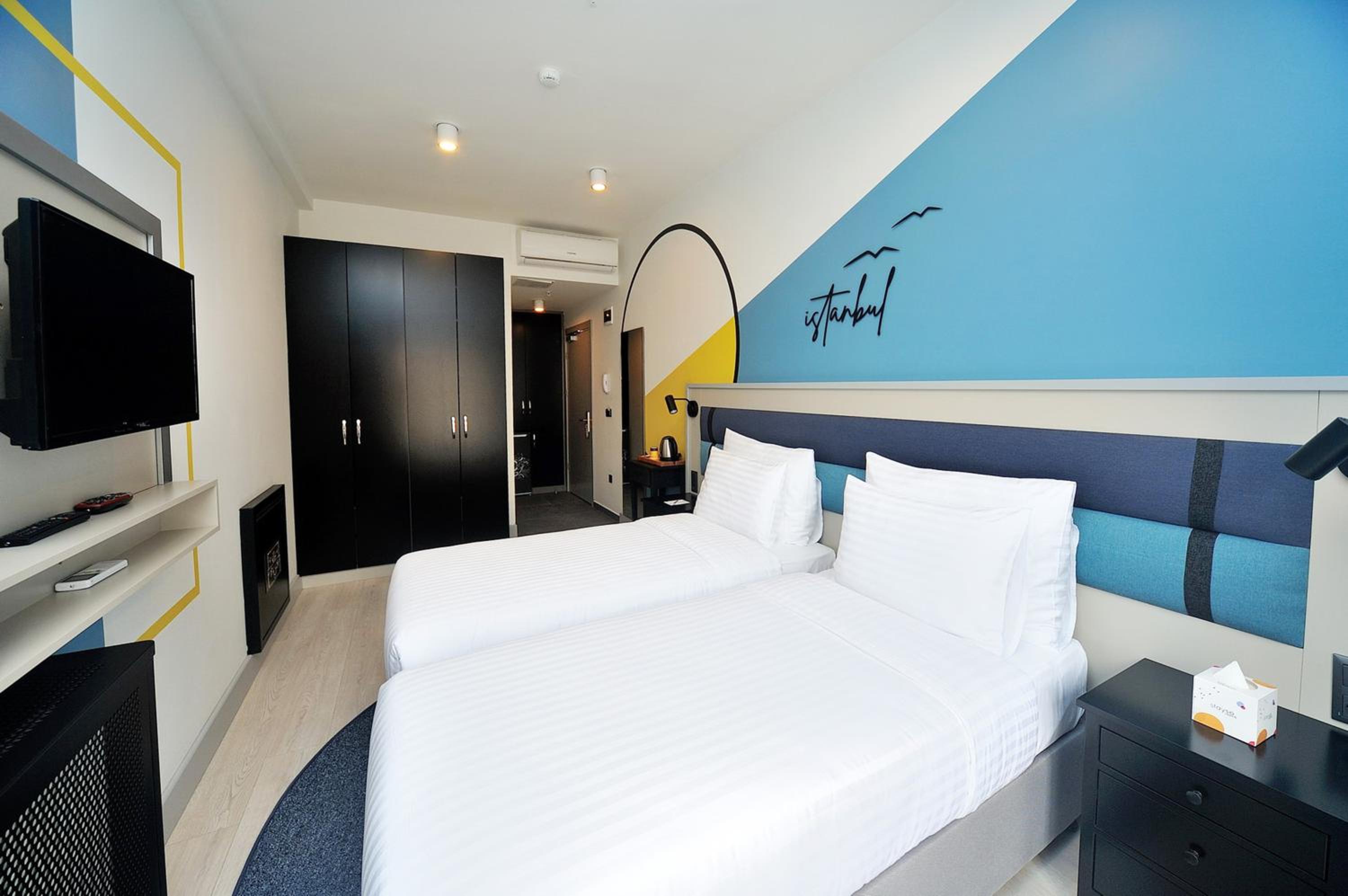 Standard Twin Room (nonsmoking) photo 1