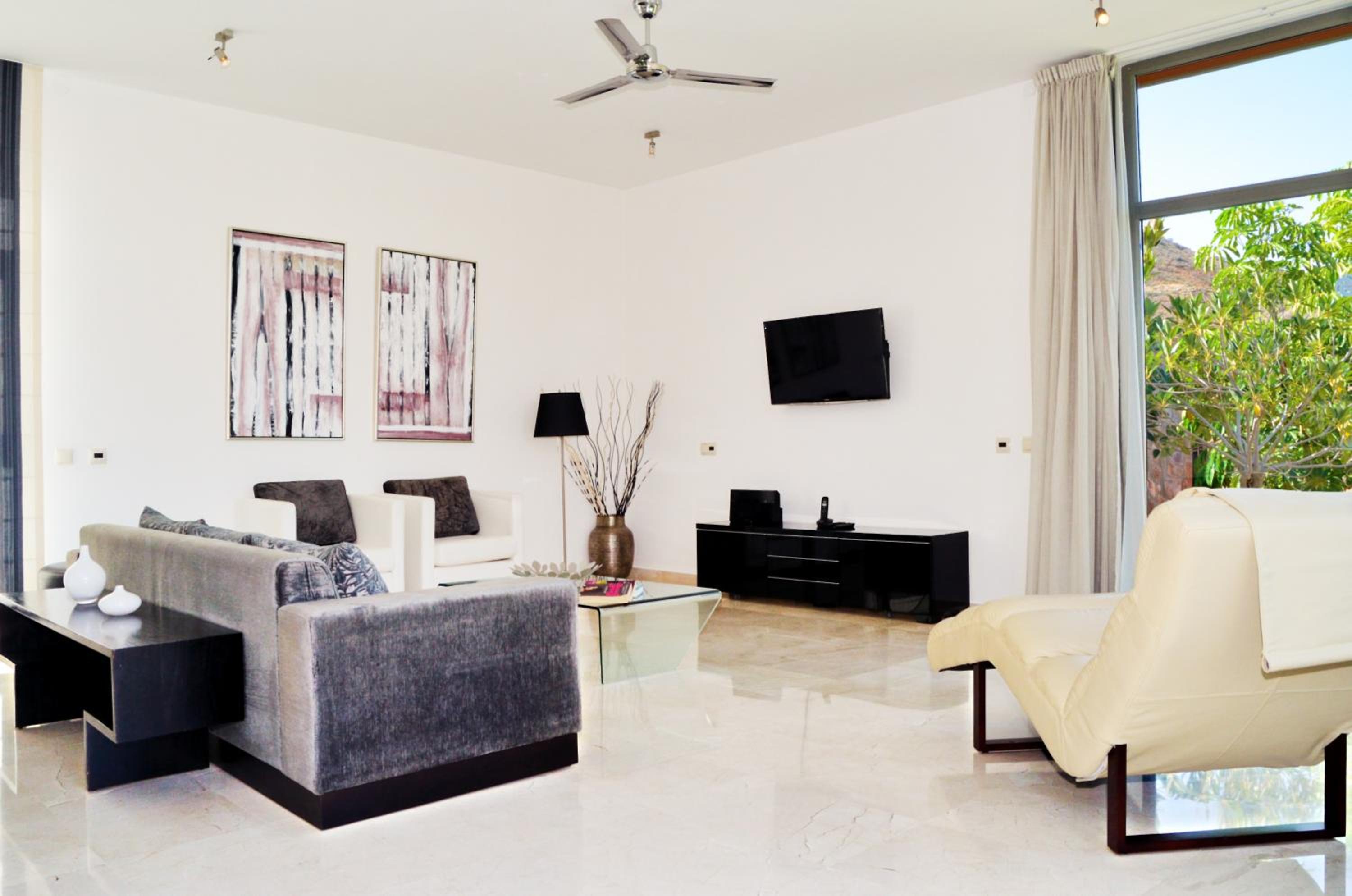 Three-Bedroom Villa (4-6 Adults) photo 2