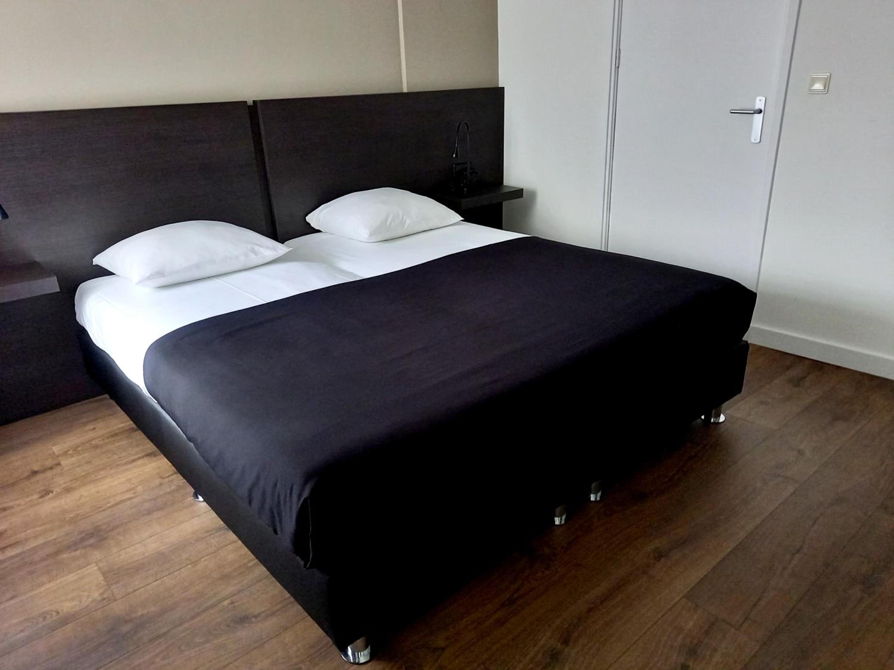 Double Room - Photo 7
