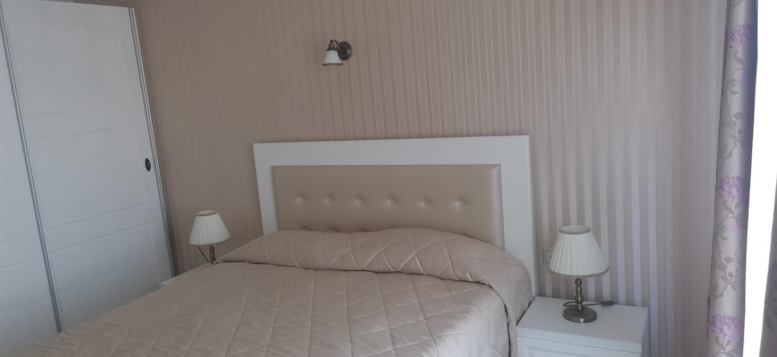 One-Bedroom Apartment with Sea View photo 2