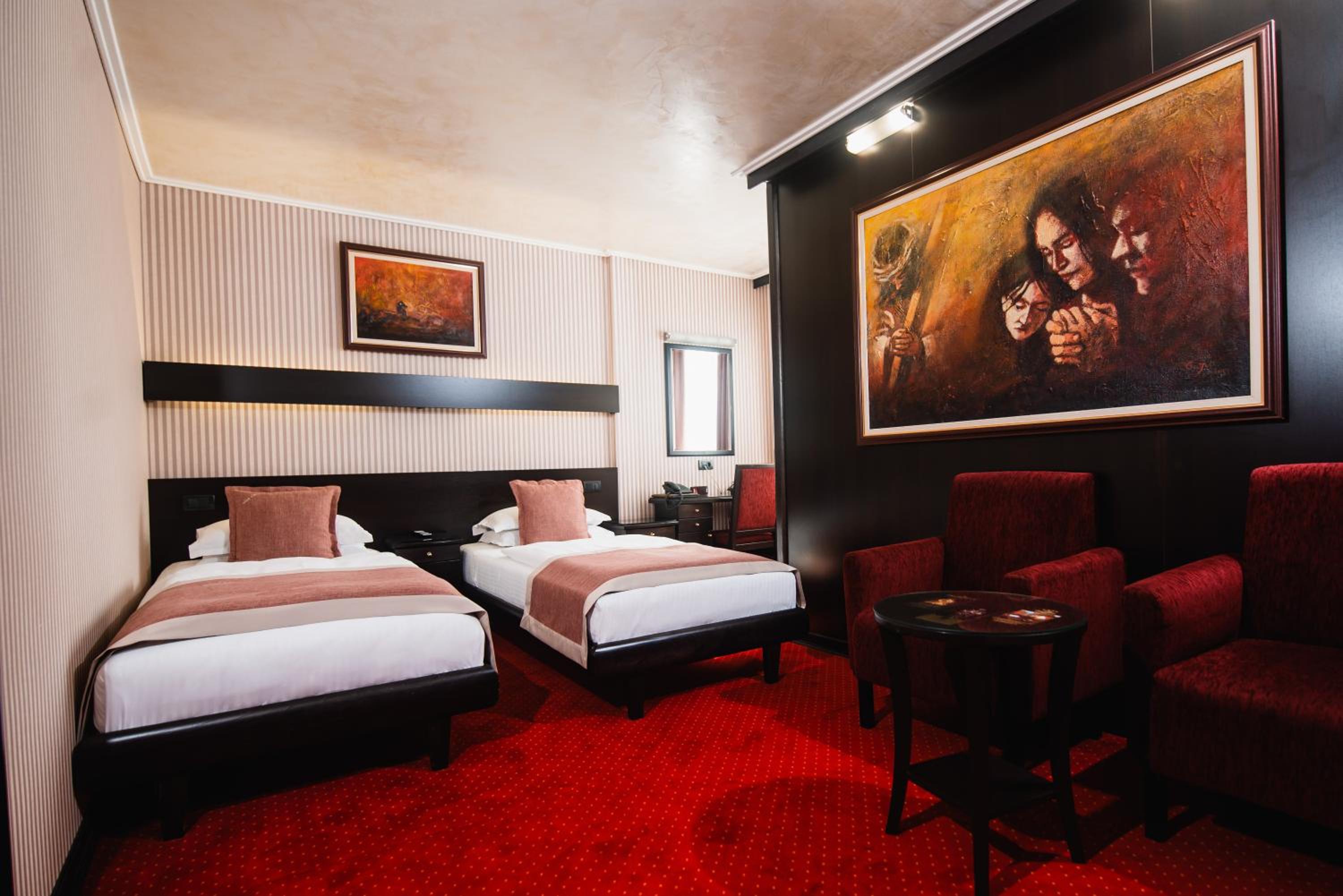 Twin Room - Photo 1