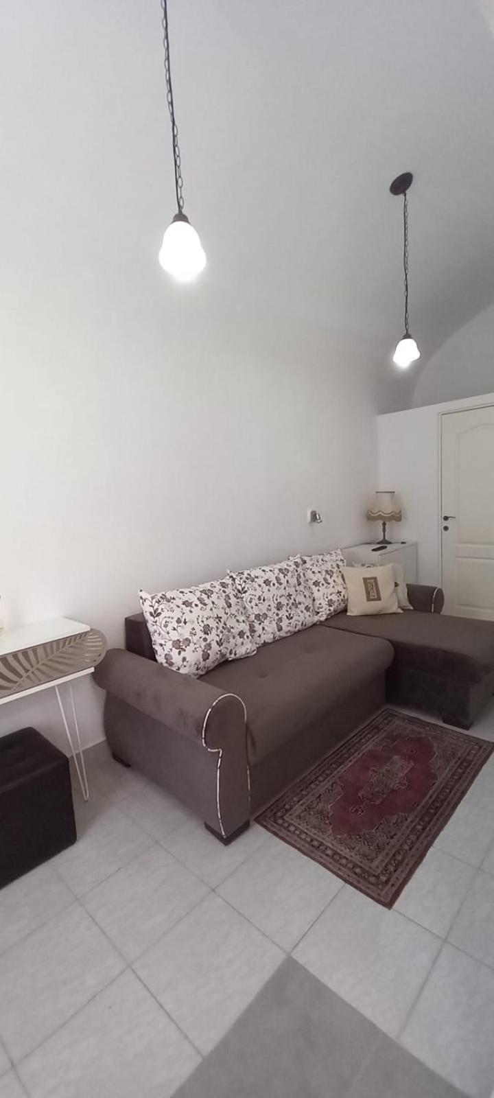 One-Bedroom Apartment - Photo 5