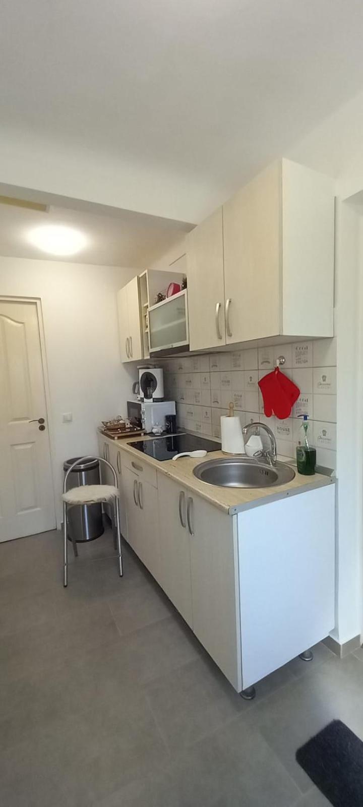 One-Bedroom Apartment - Photo 3