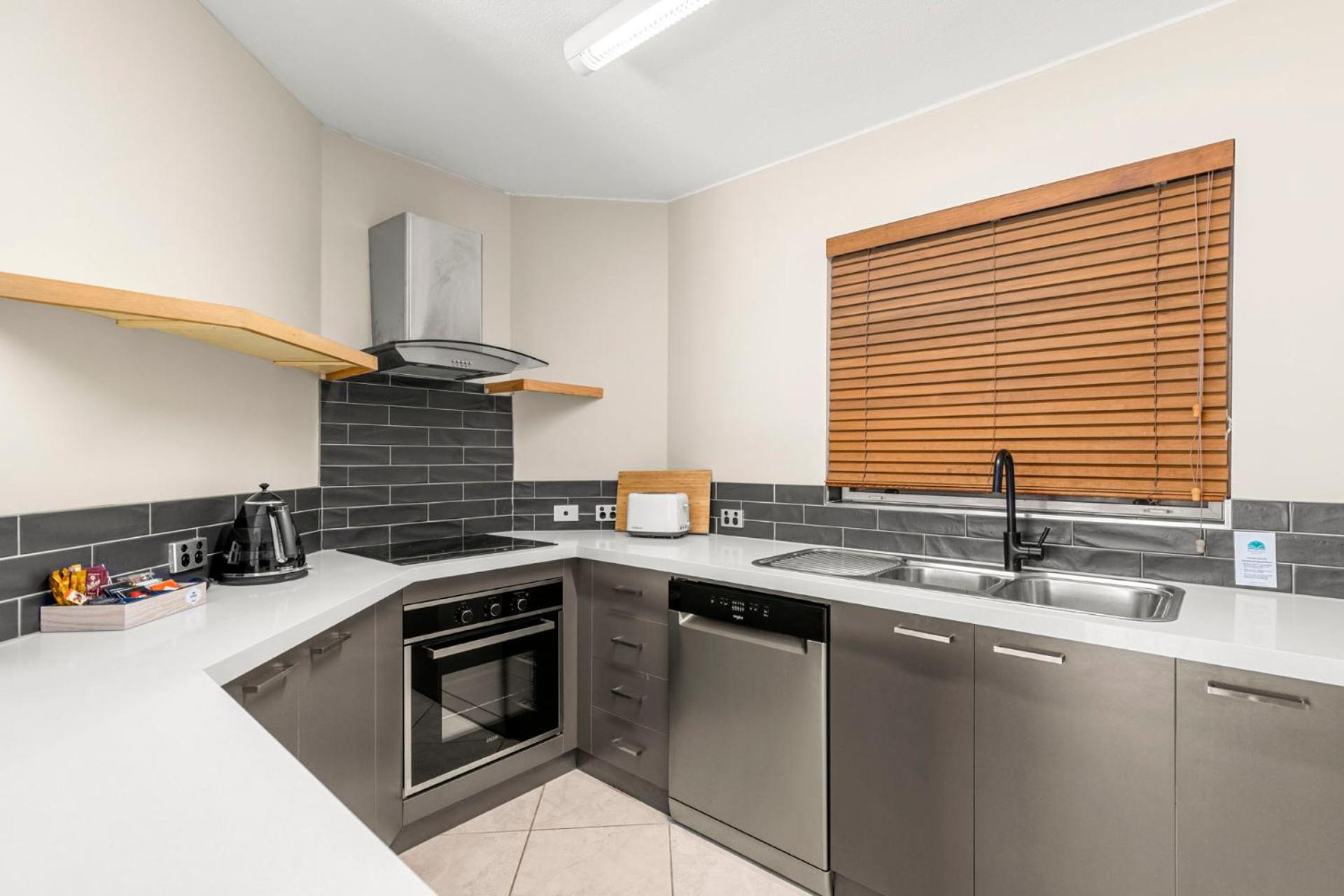 Two Bedroom Terrace Suite - Photo 8