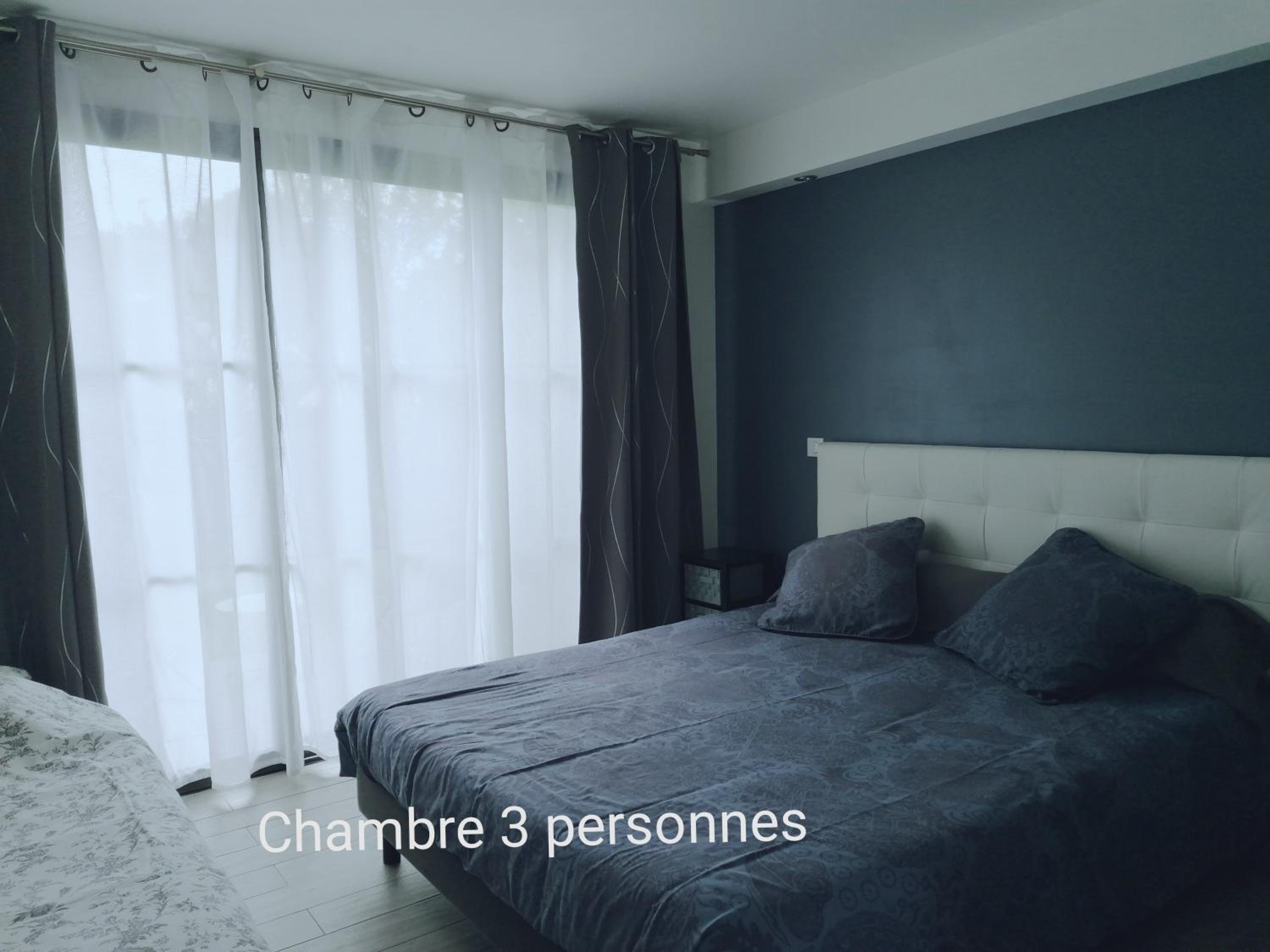 Double Room with Extra Bed photo 1