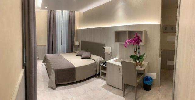 Deluxe Double or Twin Room with Sea View