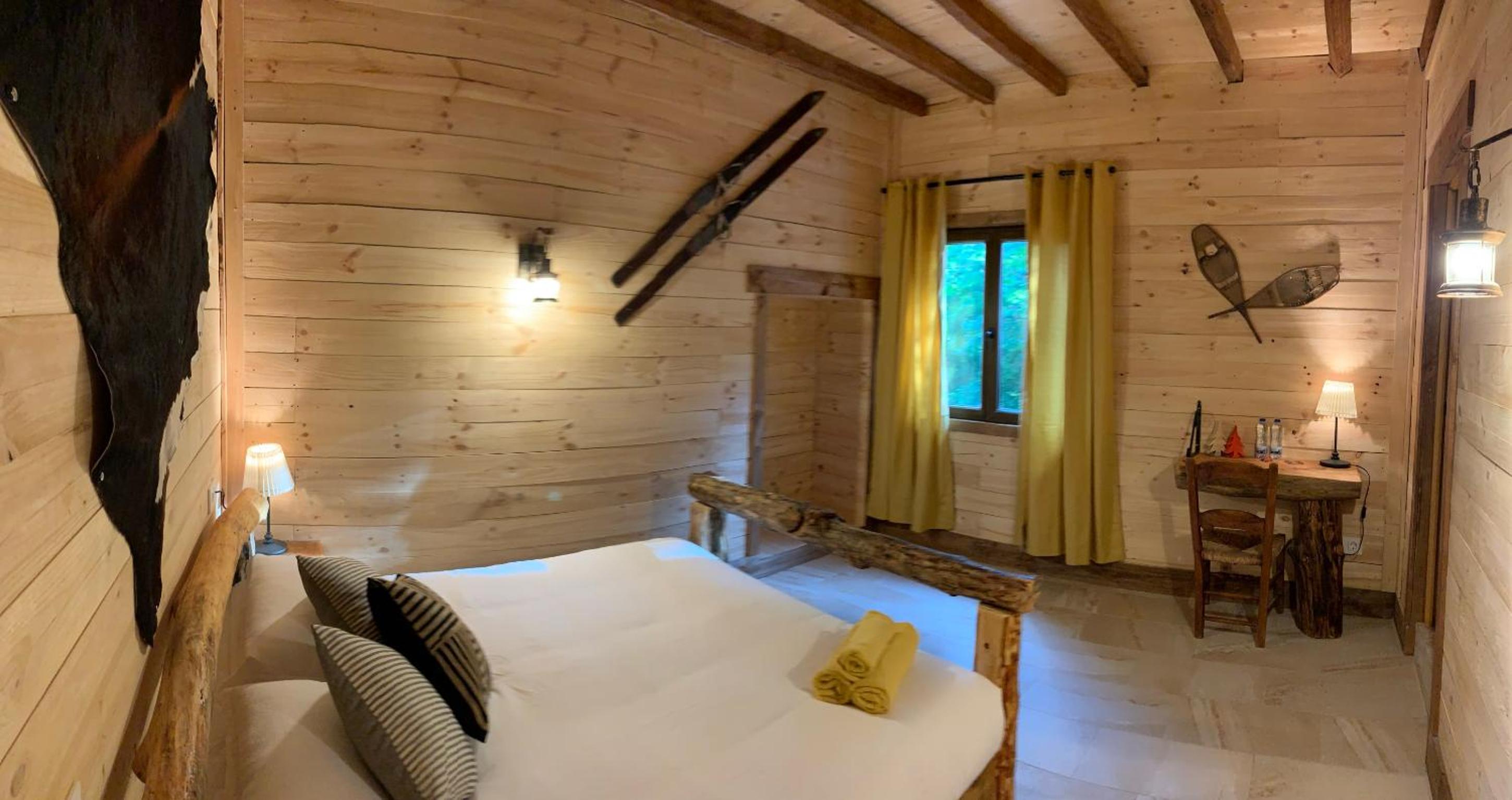 Habitación Estándar con Cama Queen