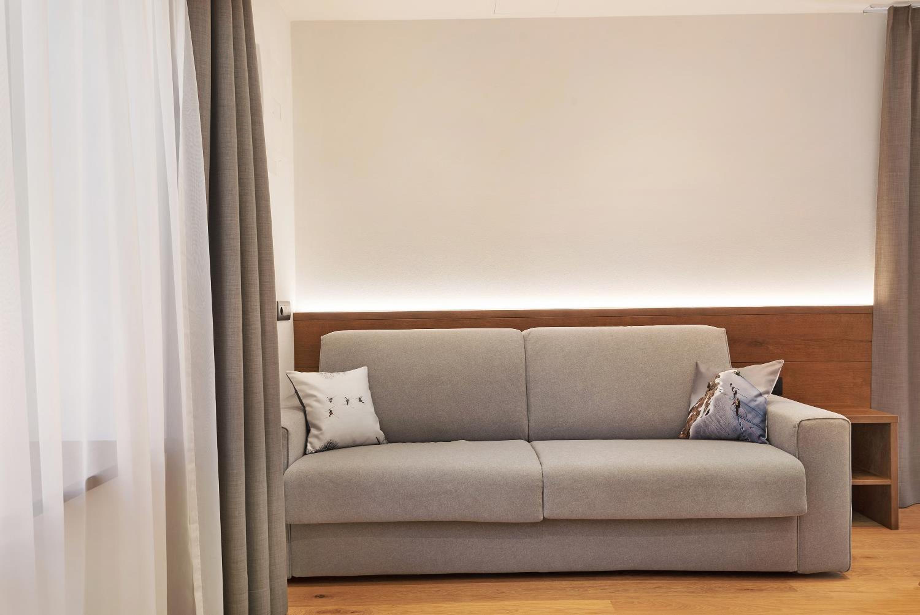 Two-Bedroom Deluxe Apartment with Garden View