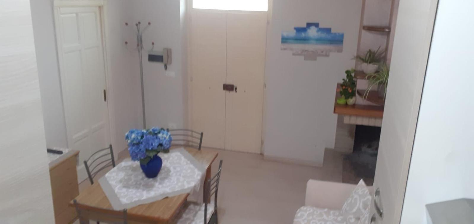 Apartment with Balcony - Photo 7