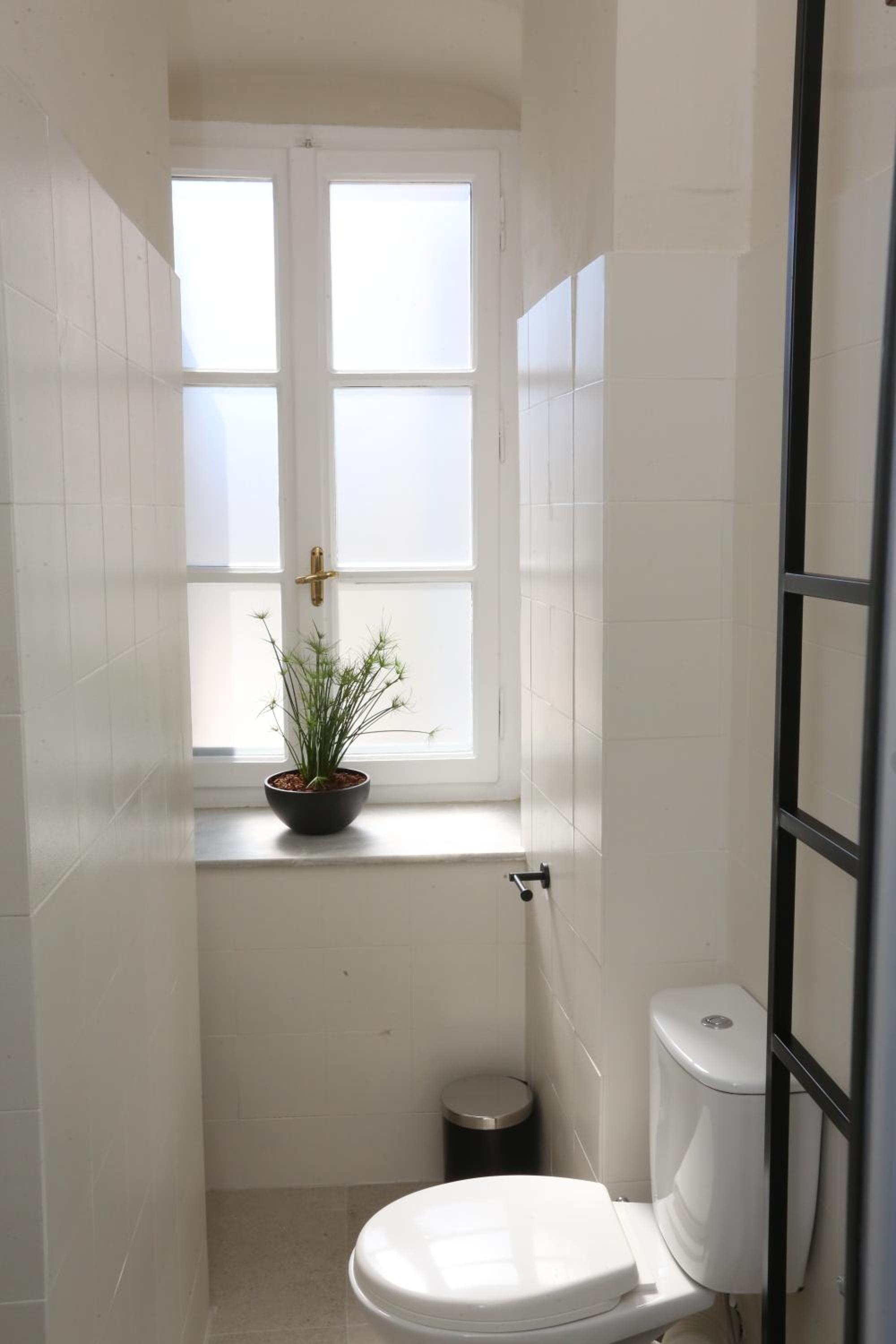 Deluxe Junior Suite - Photo 17