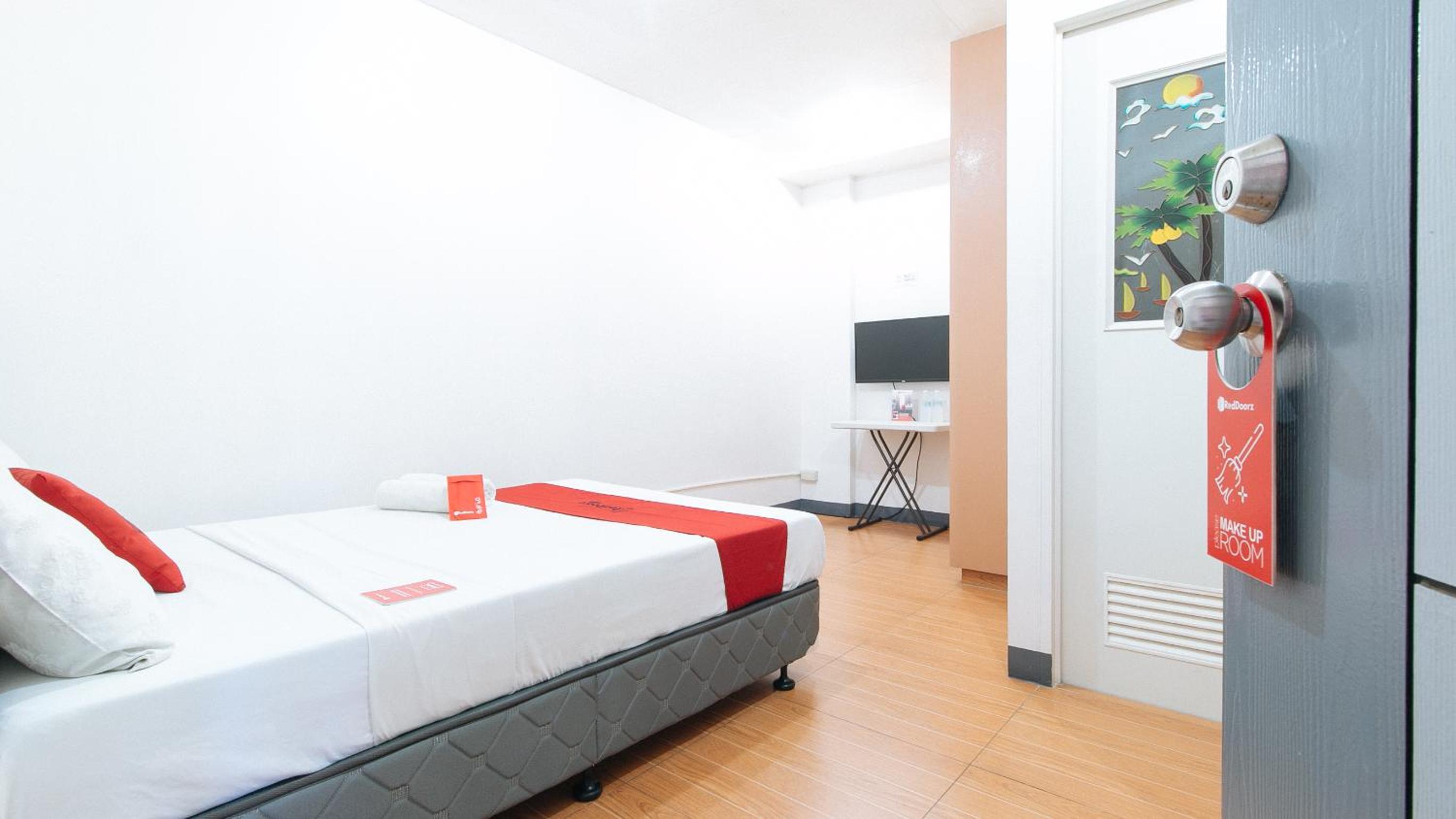 Standard Double Room - Photo 21