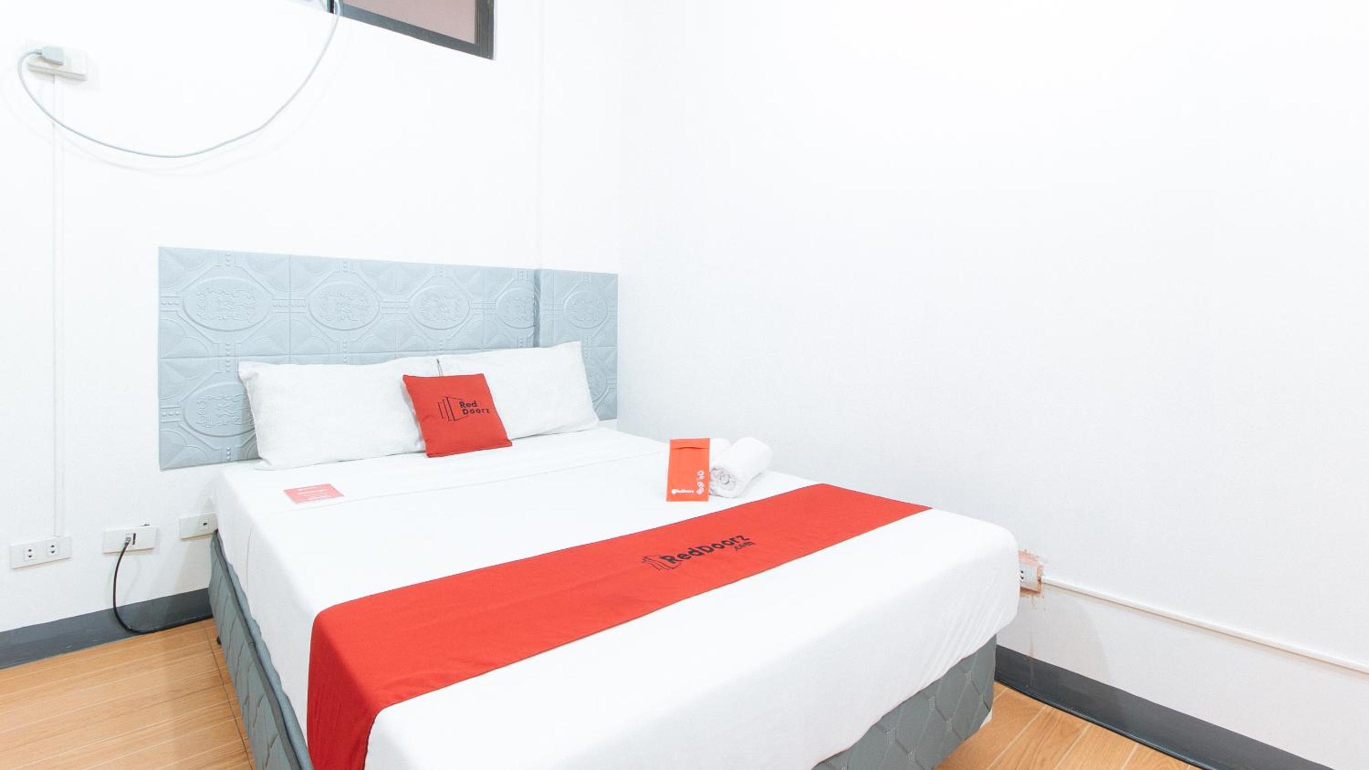 Standard Double Room - Photo 14