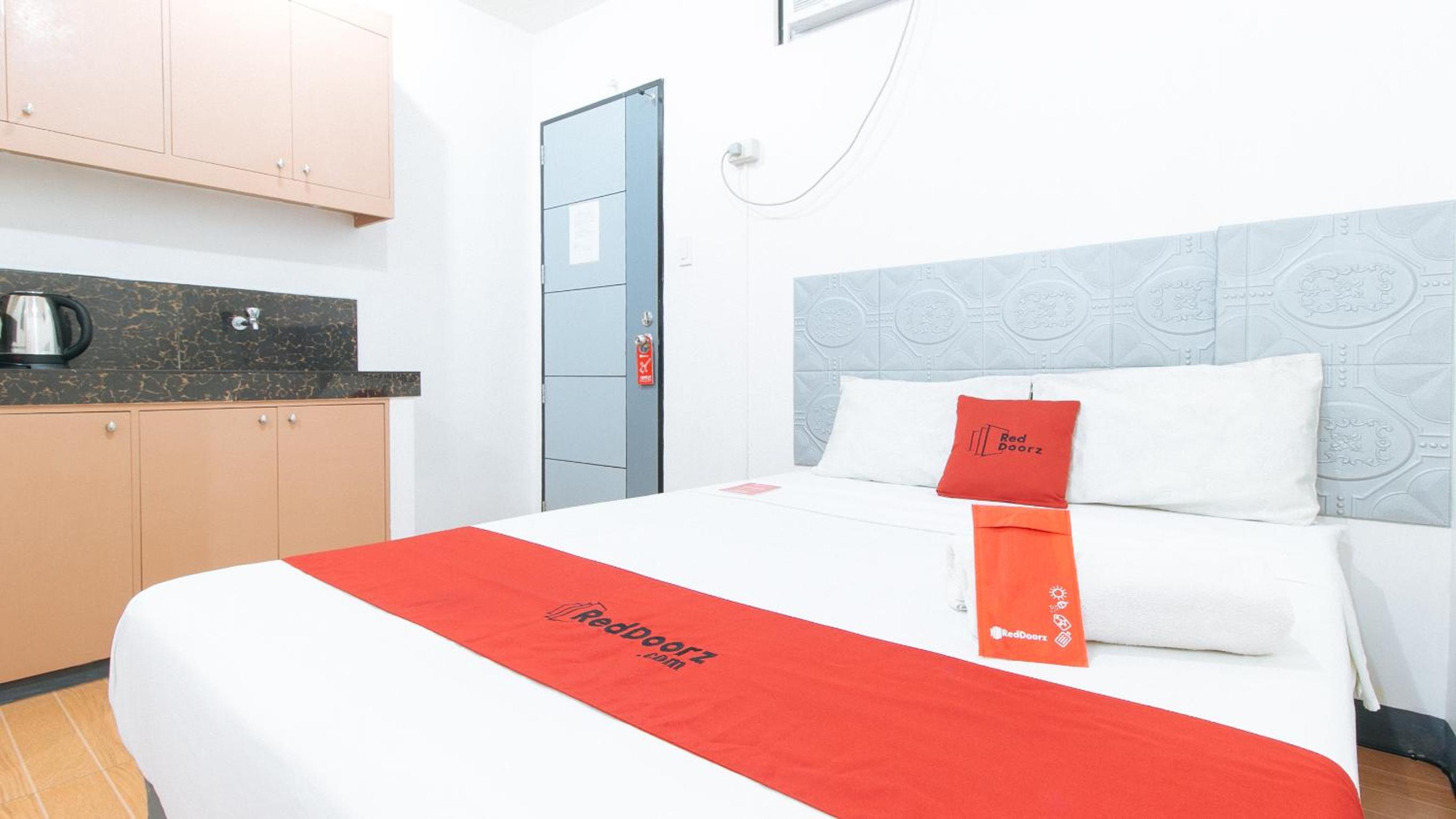 Standard Double Room - Photo 12