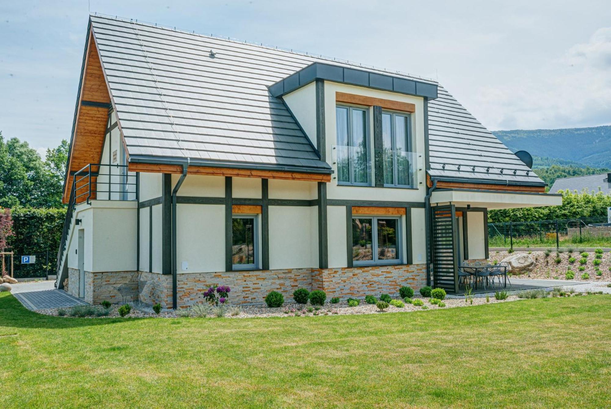 Four-Bedroom House photo 1