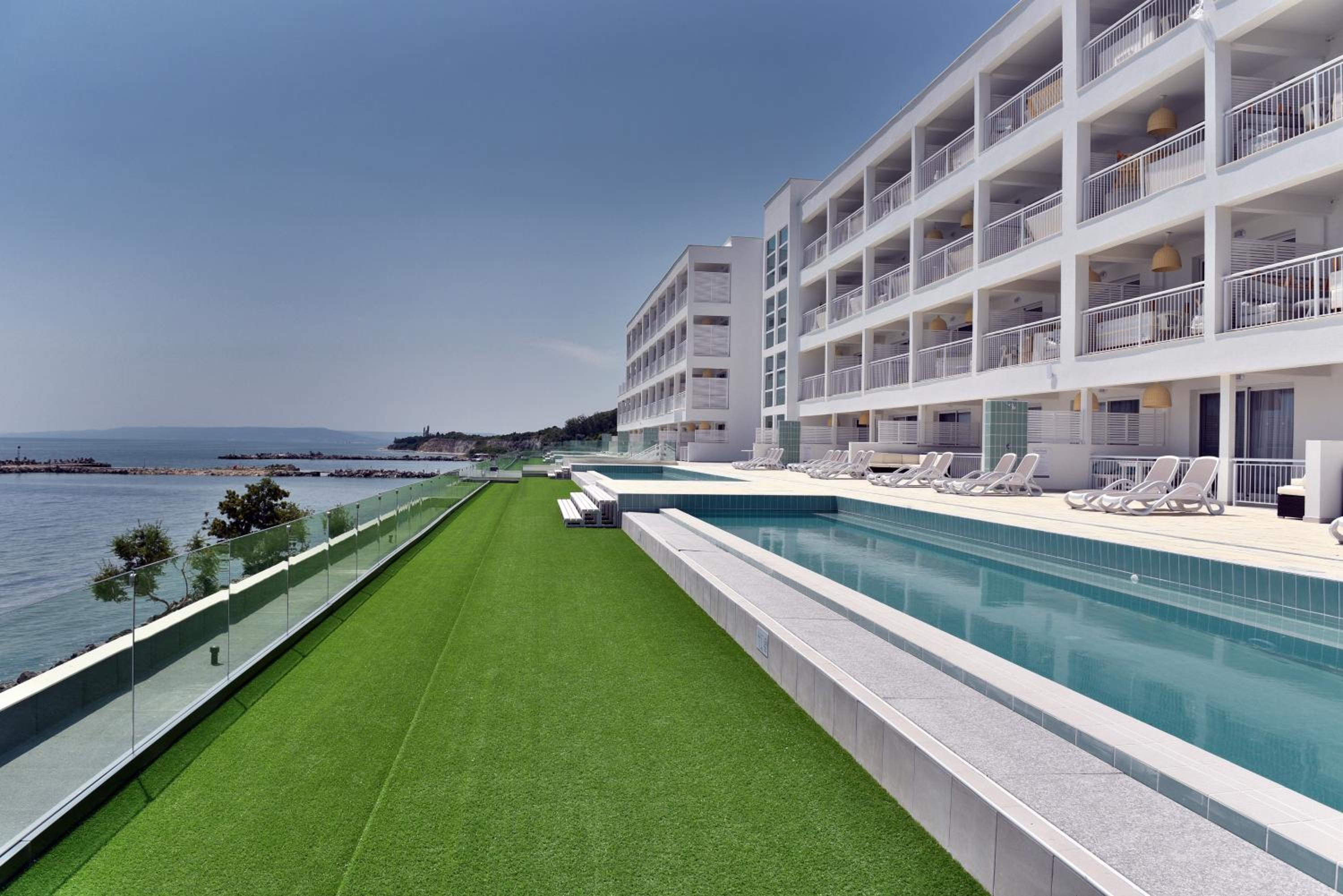 Two-Bedroom Apartment with Private Pool (3 Adults) - Photo 1