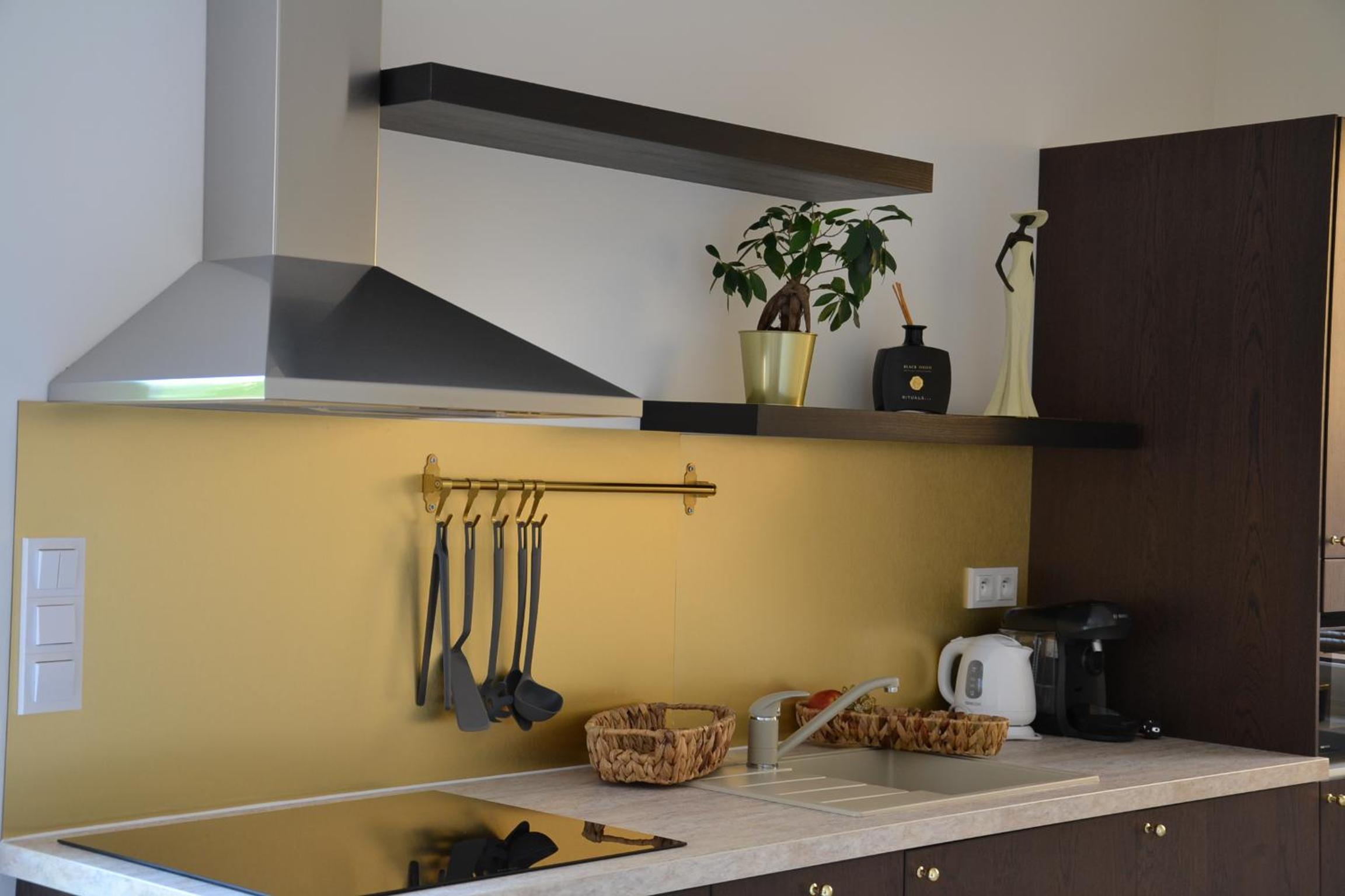 Apartment with Terrace - Photo 7