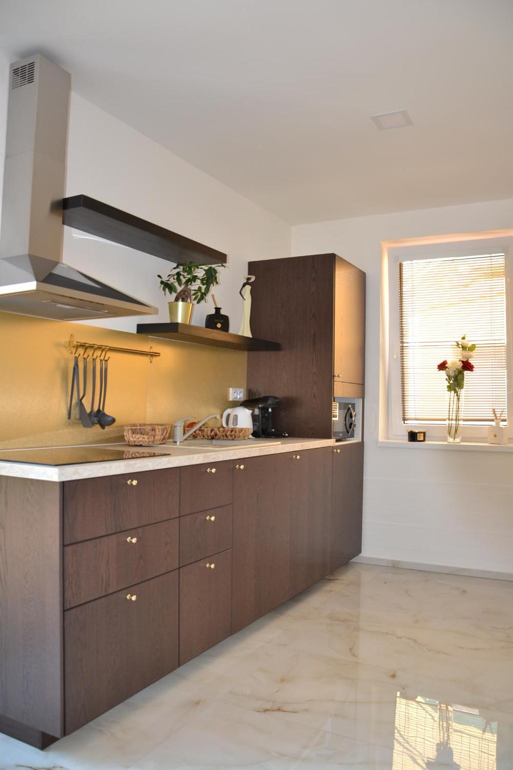 Apartment with Terrace - Photo 2