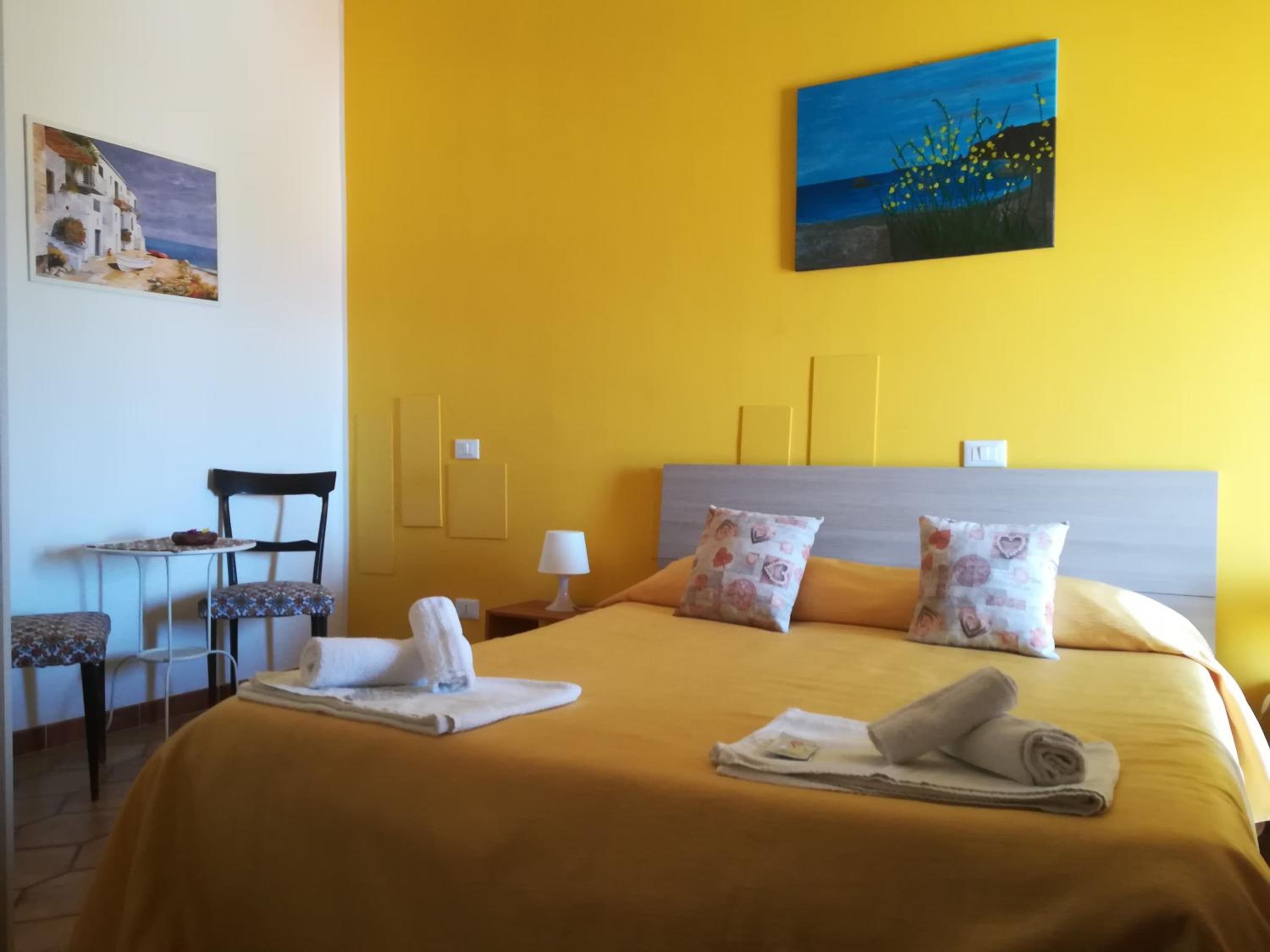 Deluxe Double Room with Sea View - Photo 3