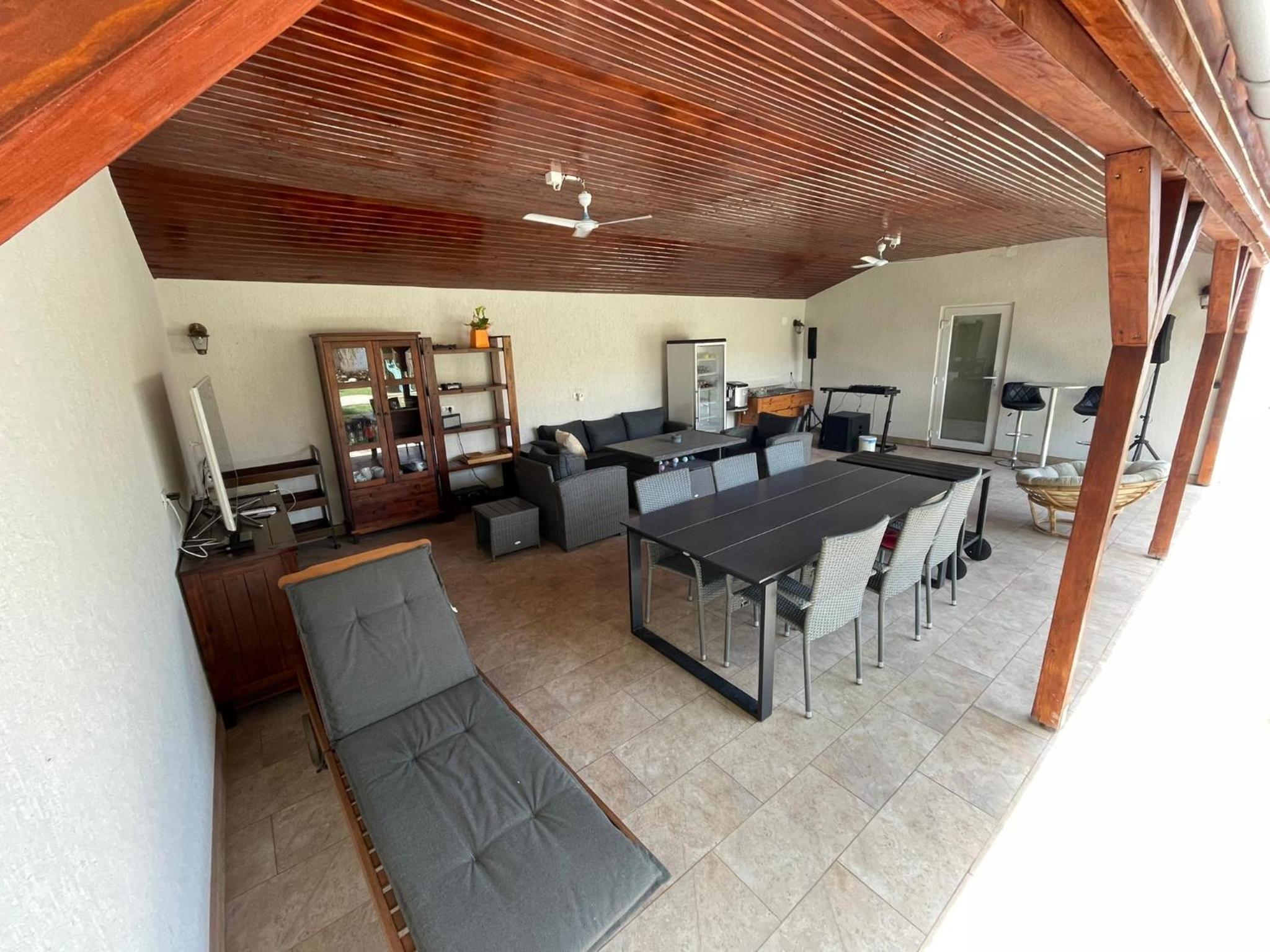 Twin Room with Private External Bathroom - Photo 8