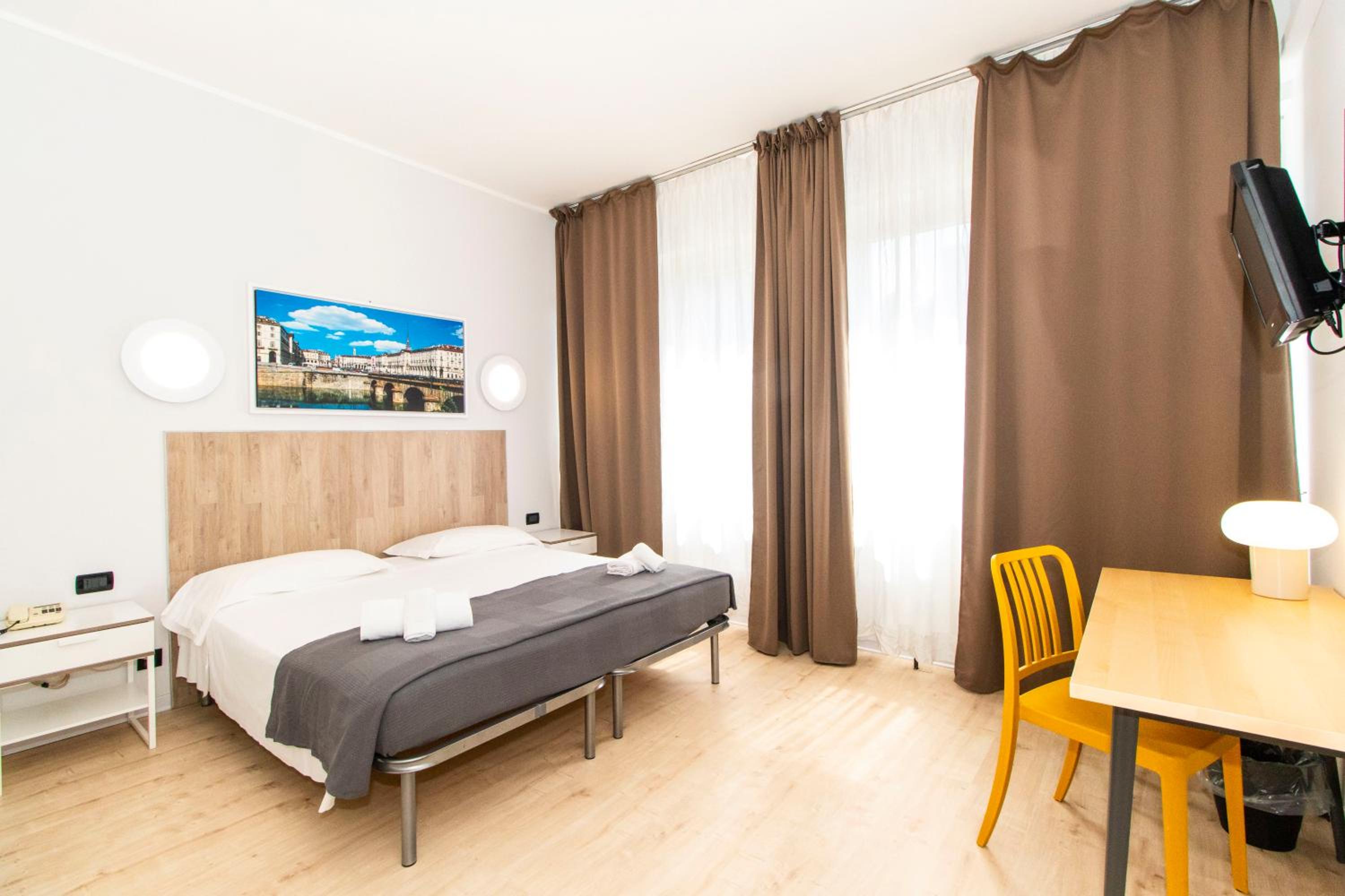 Double Room - Photo 4