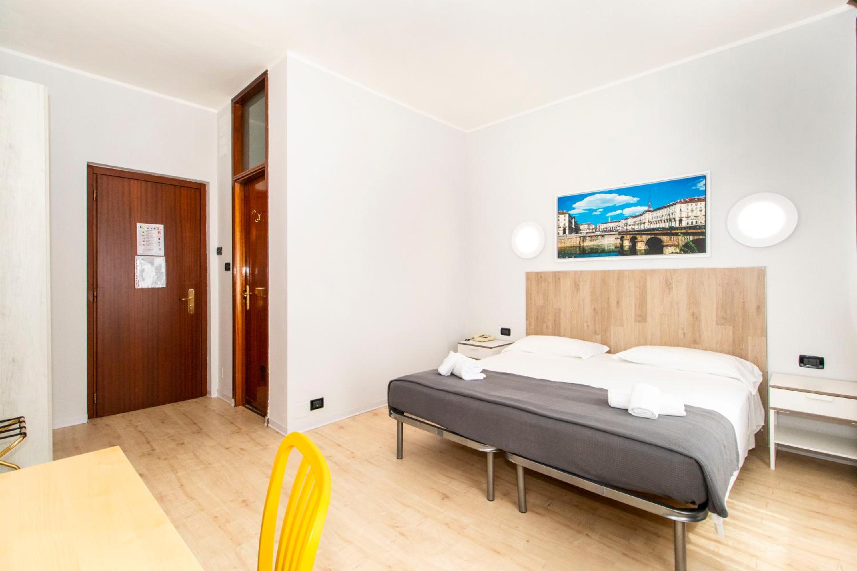 Double Room - Photo 3