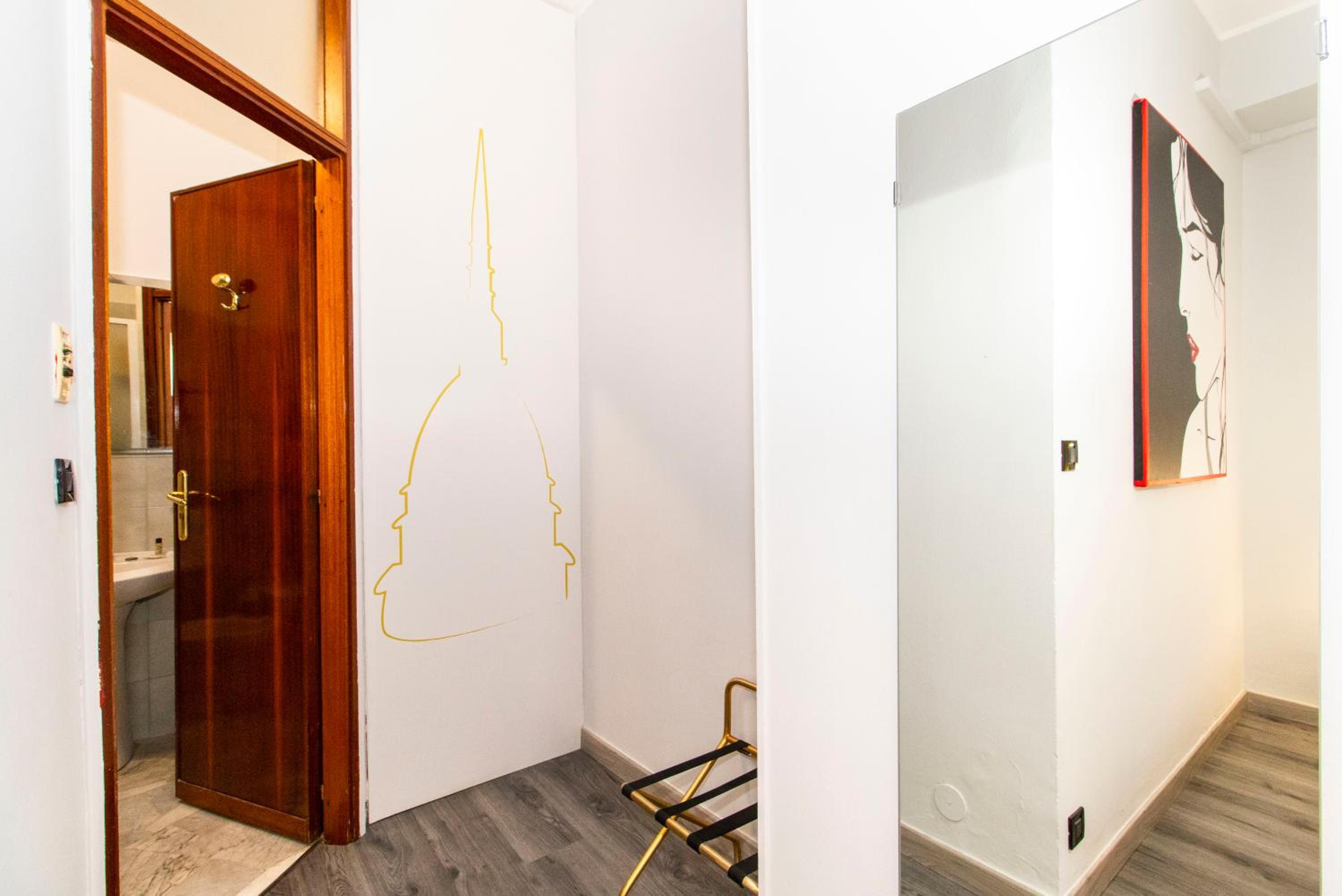 Double Room - Photo 5