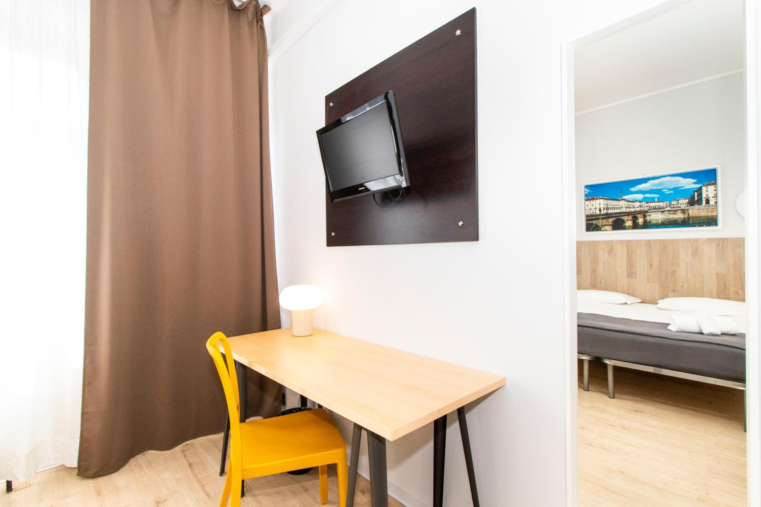 Double Room - Photo 6