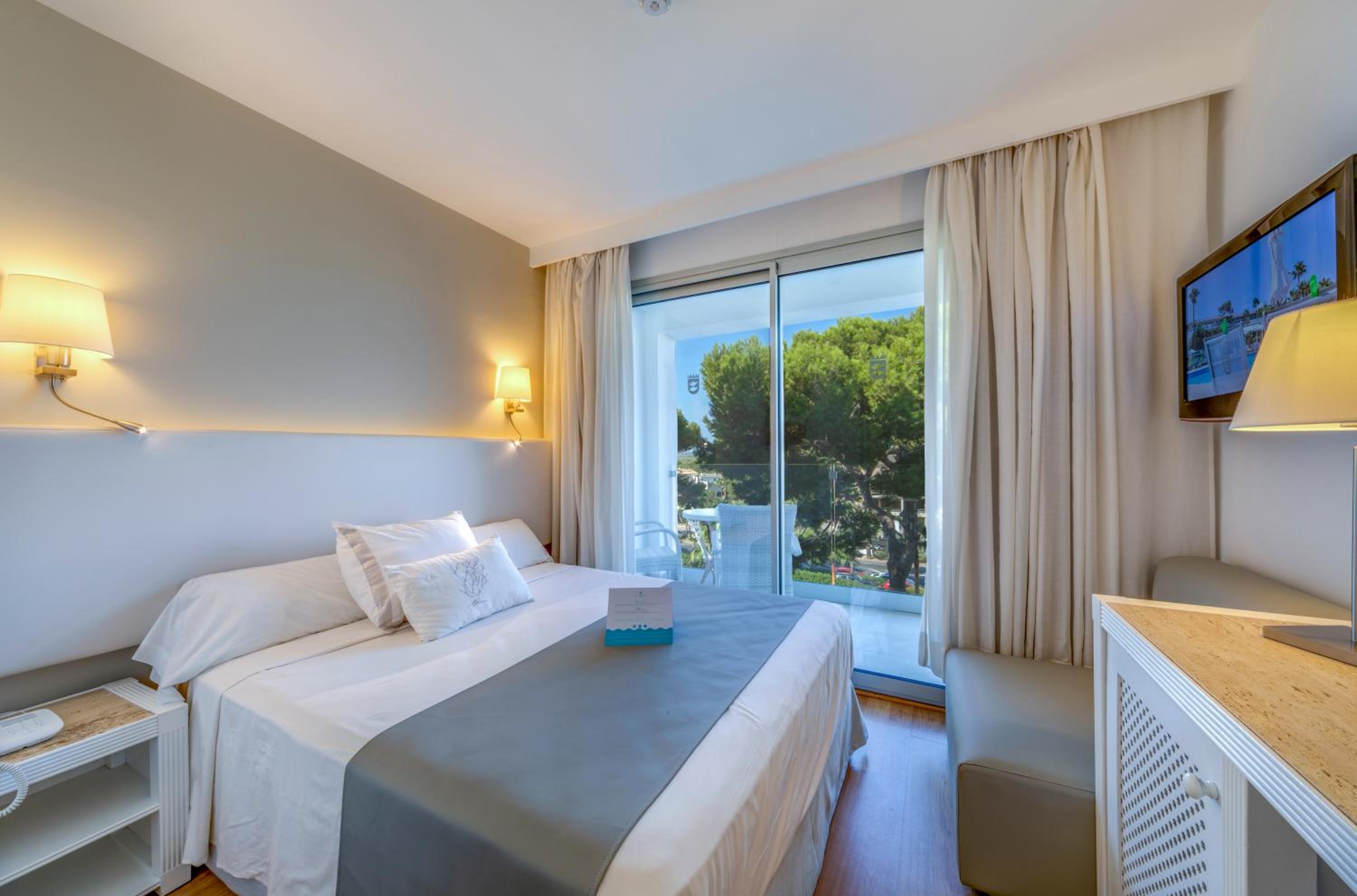 Habitación Doble Estándar o con Dos Camas Individuales.