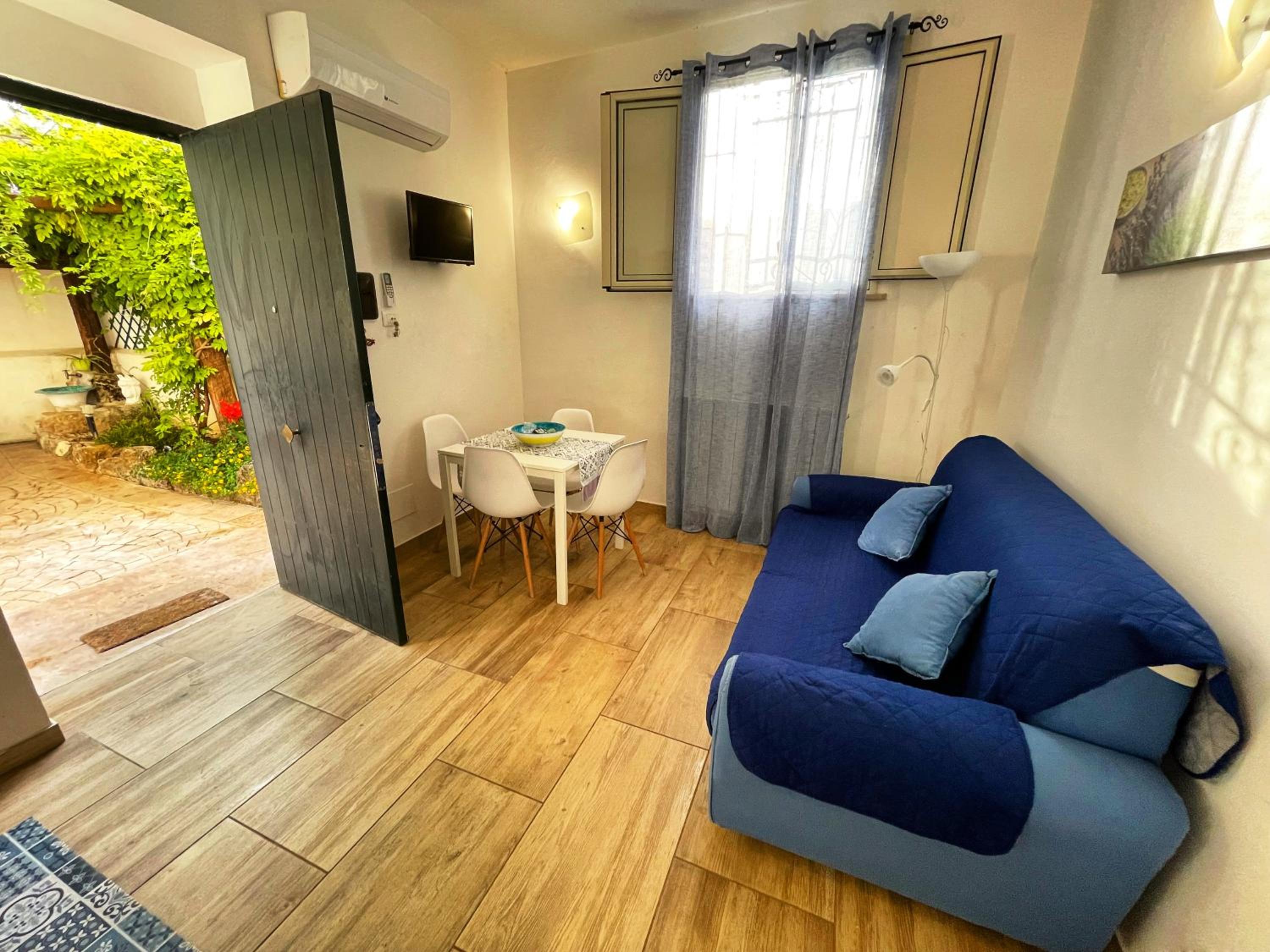 Apartment with Garden View