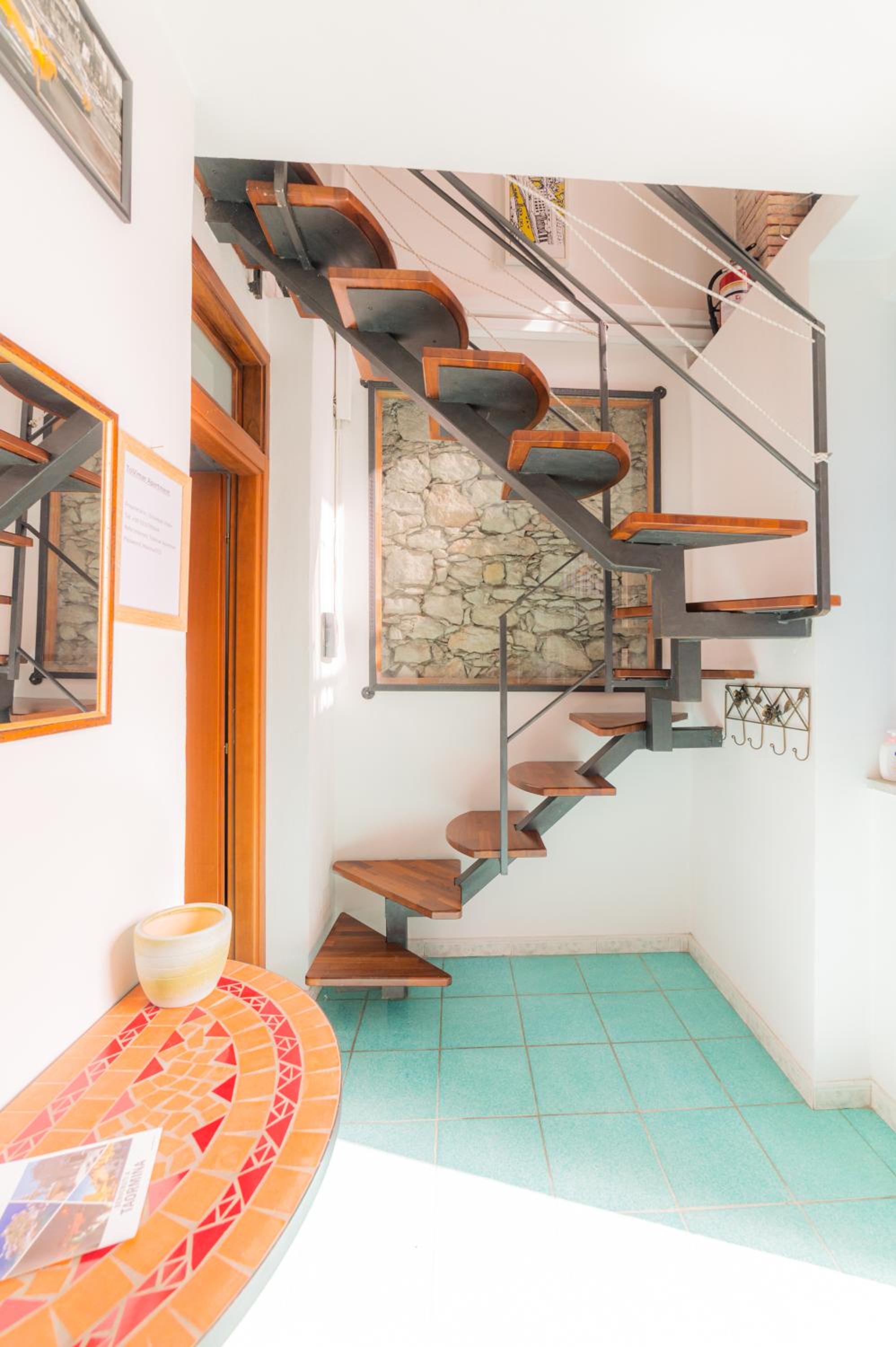 Apartment - Split Level with Balcony photo 3