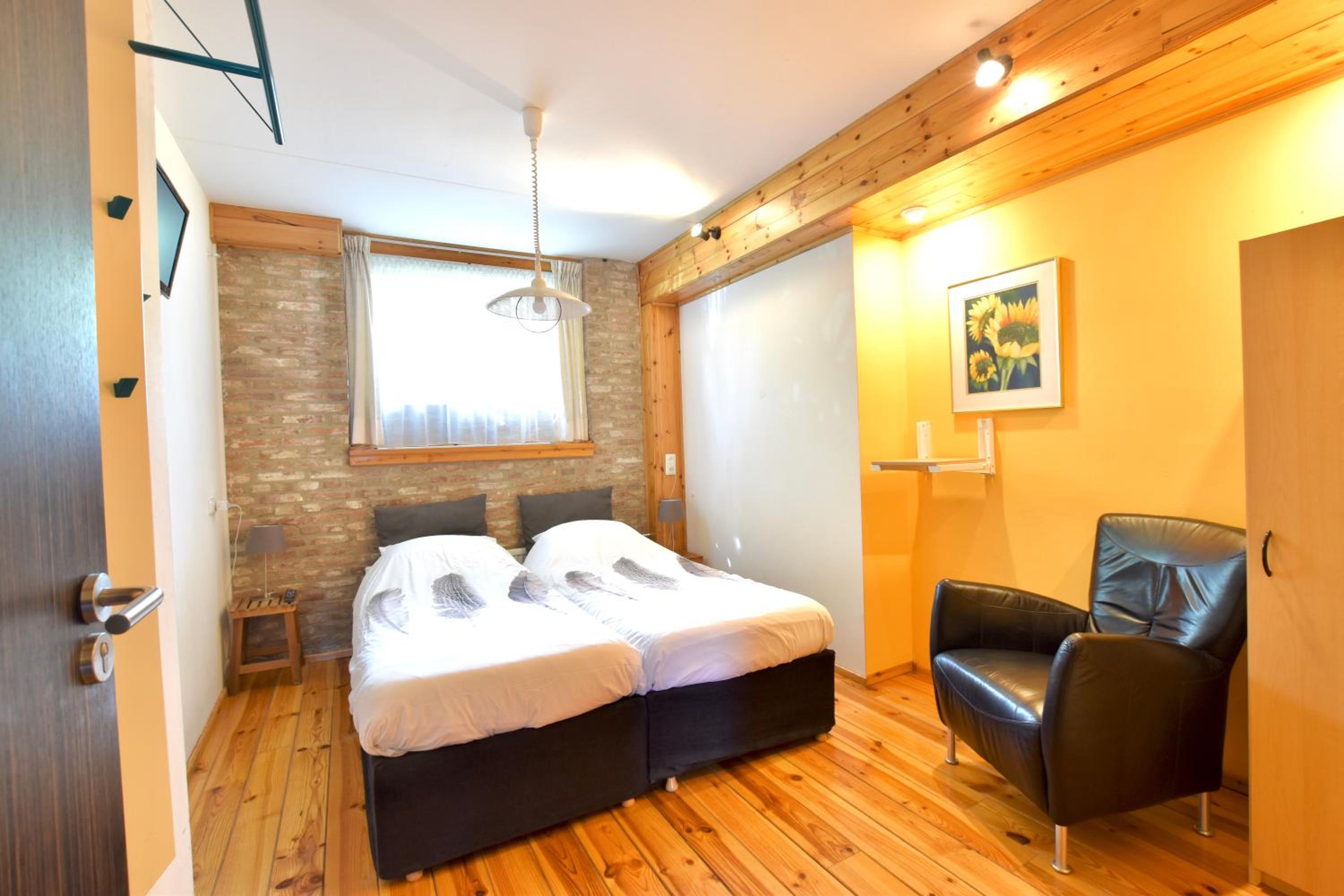 Twin Room with Private Bathroom