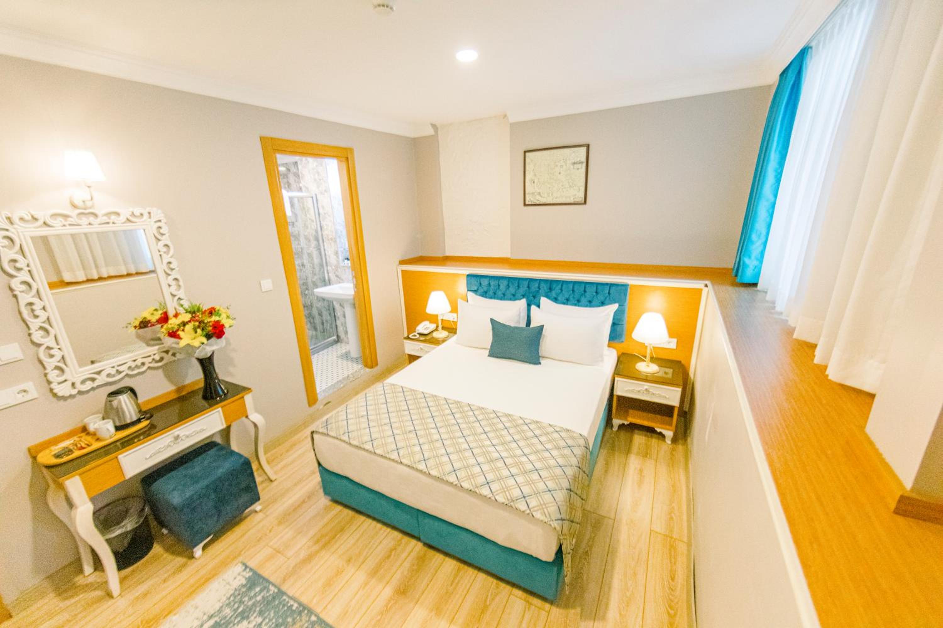 Budget Double Room photo 3