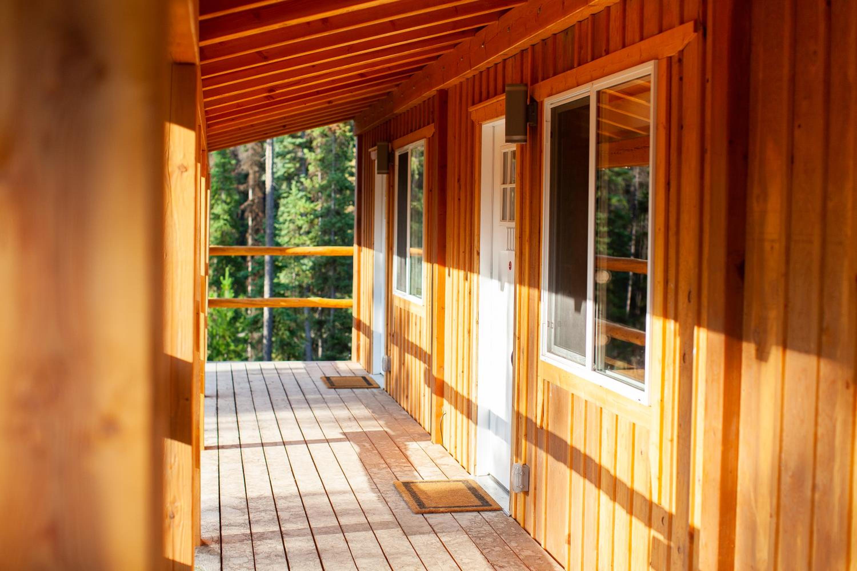 Apartment with Lake View - Photo 3