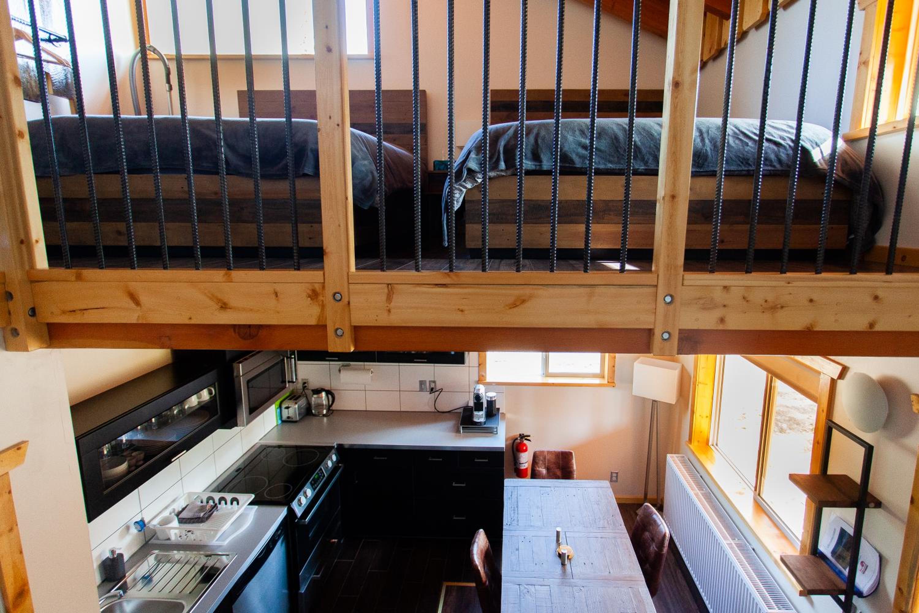 Apartment with Lake View - Photo 1