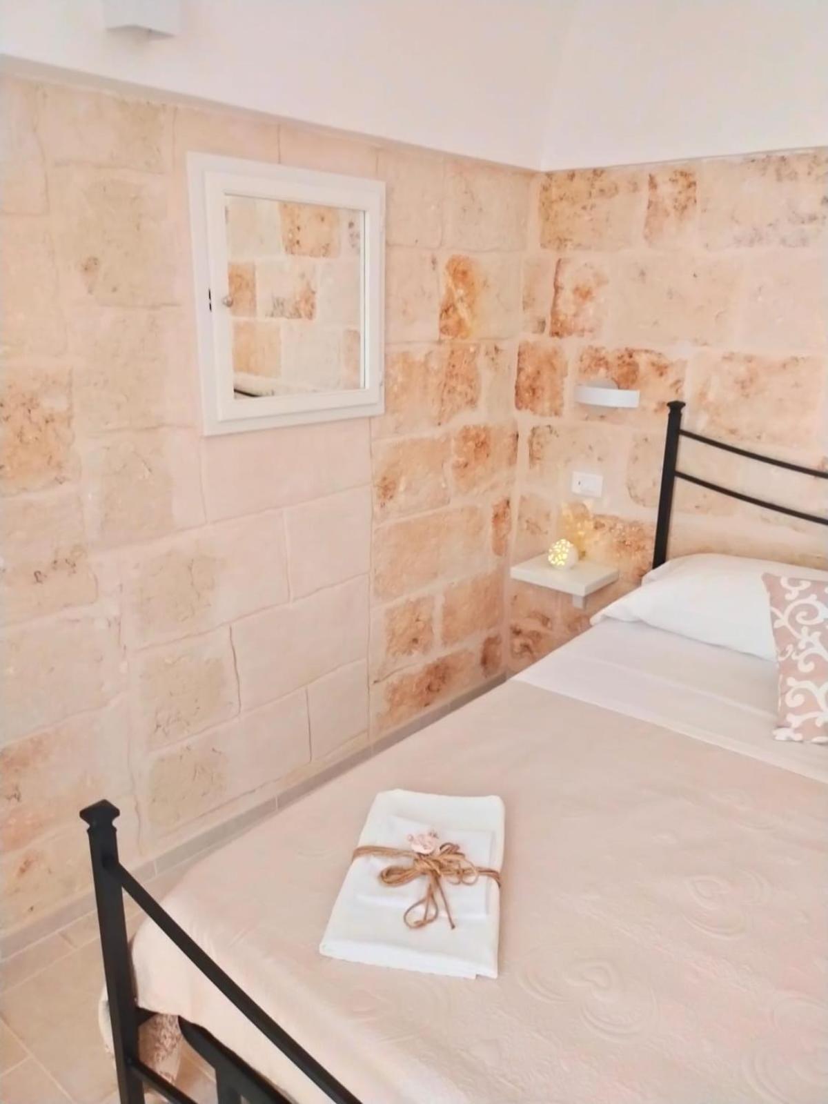 One-Bedroom Apartment - Photo 1