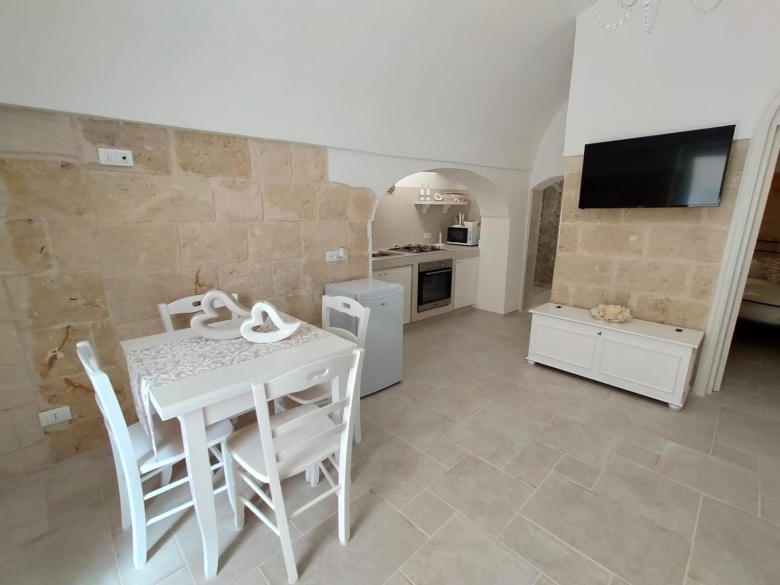 One-Bedroom Apartment - Photo 13