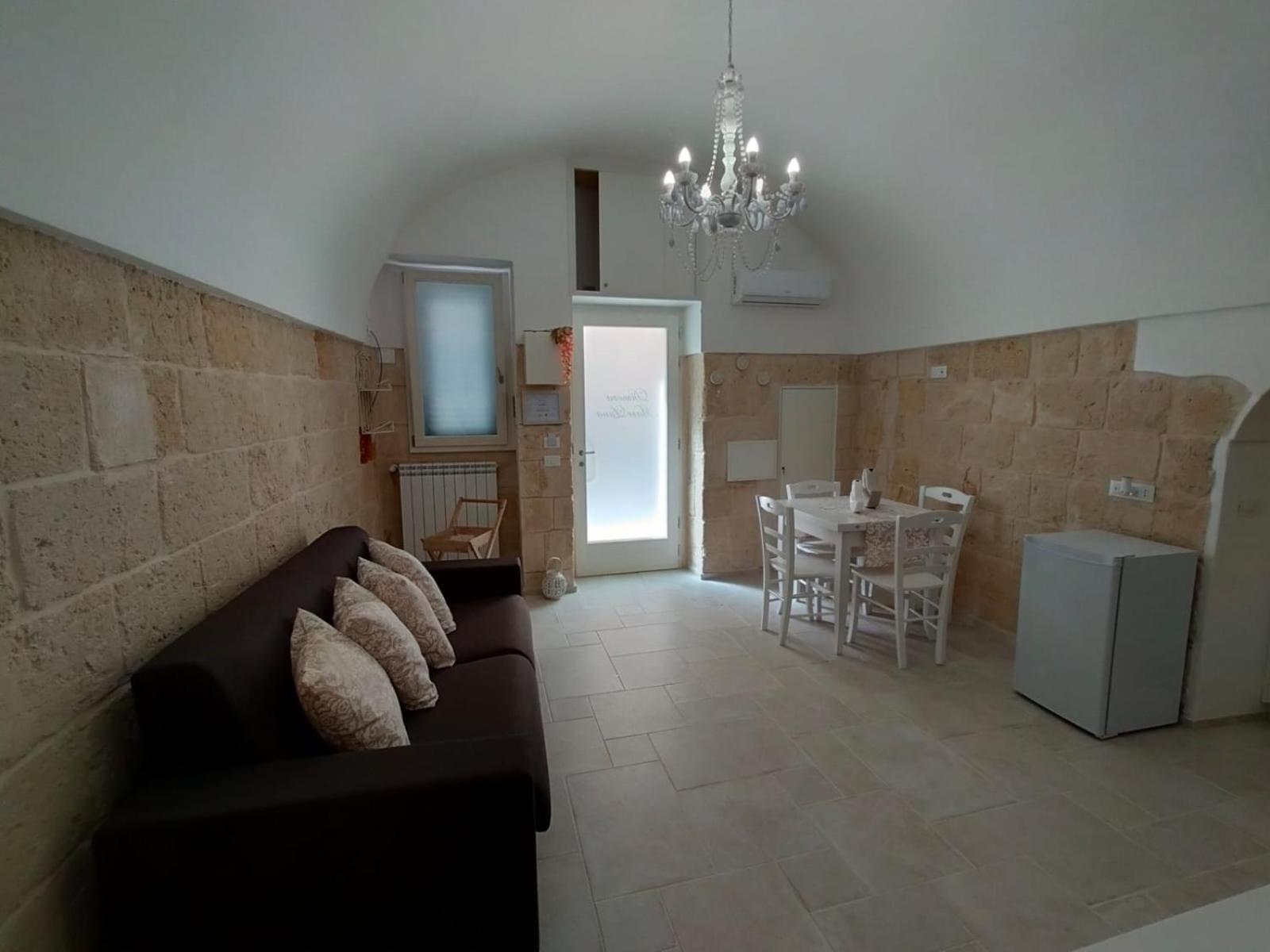 One-Bedroom Apartment - Photo 9