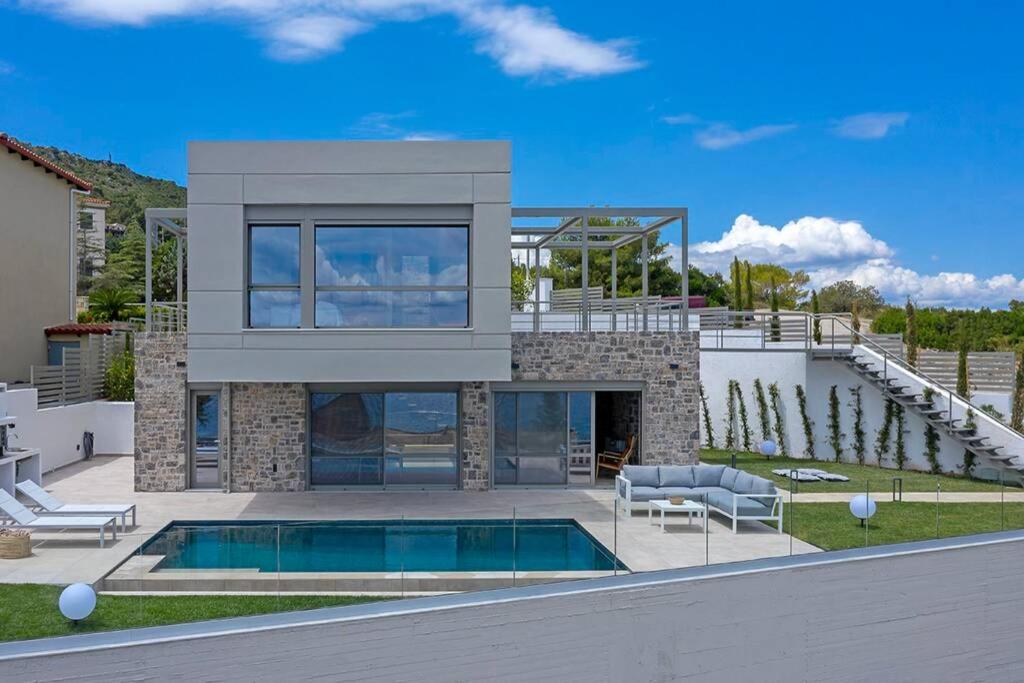 Villa with Private Pool photo 2