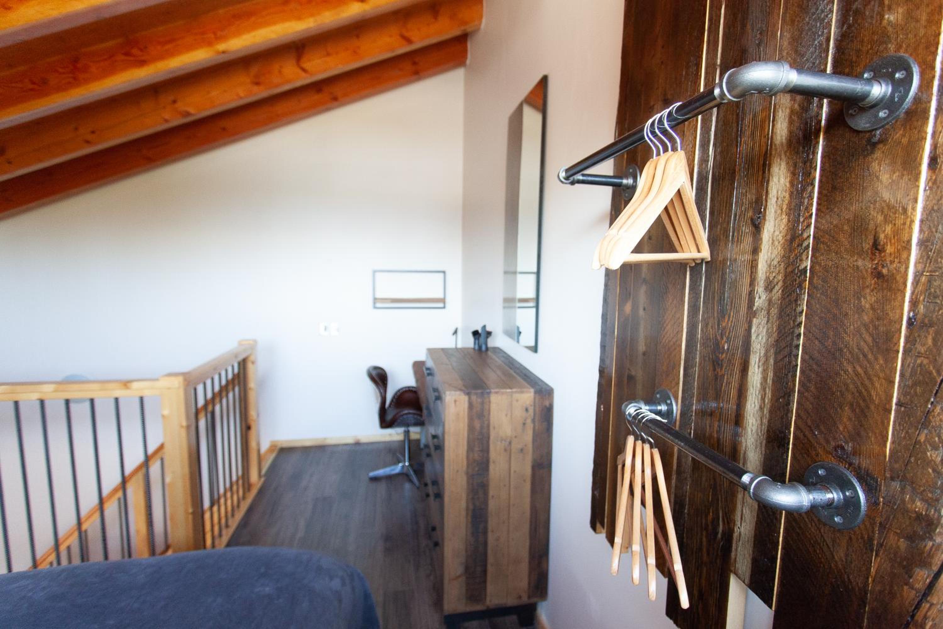 Apartment with Lake View - Photo 19