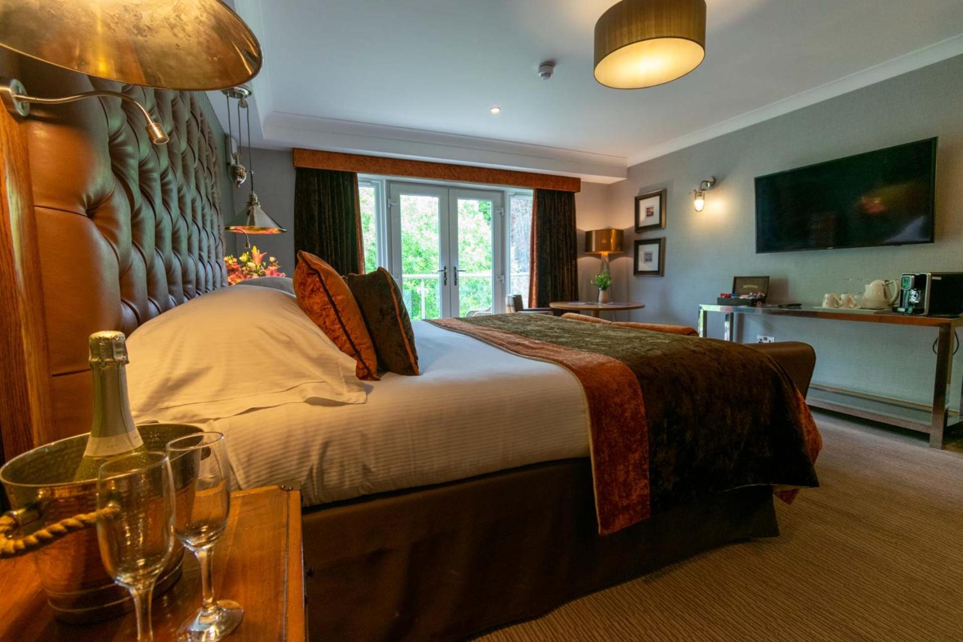 Master Suite with Balcony photo 3
