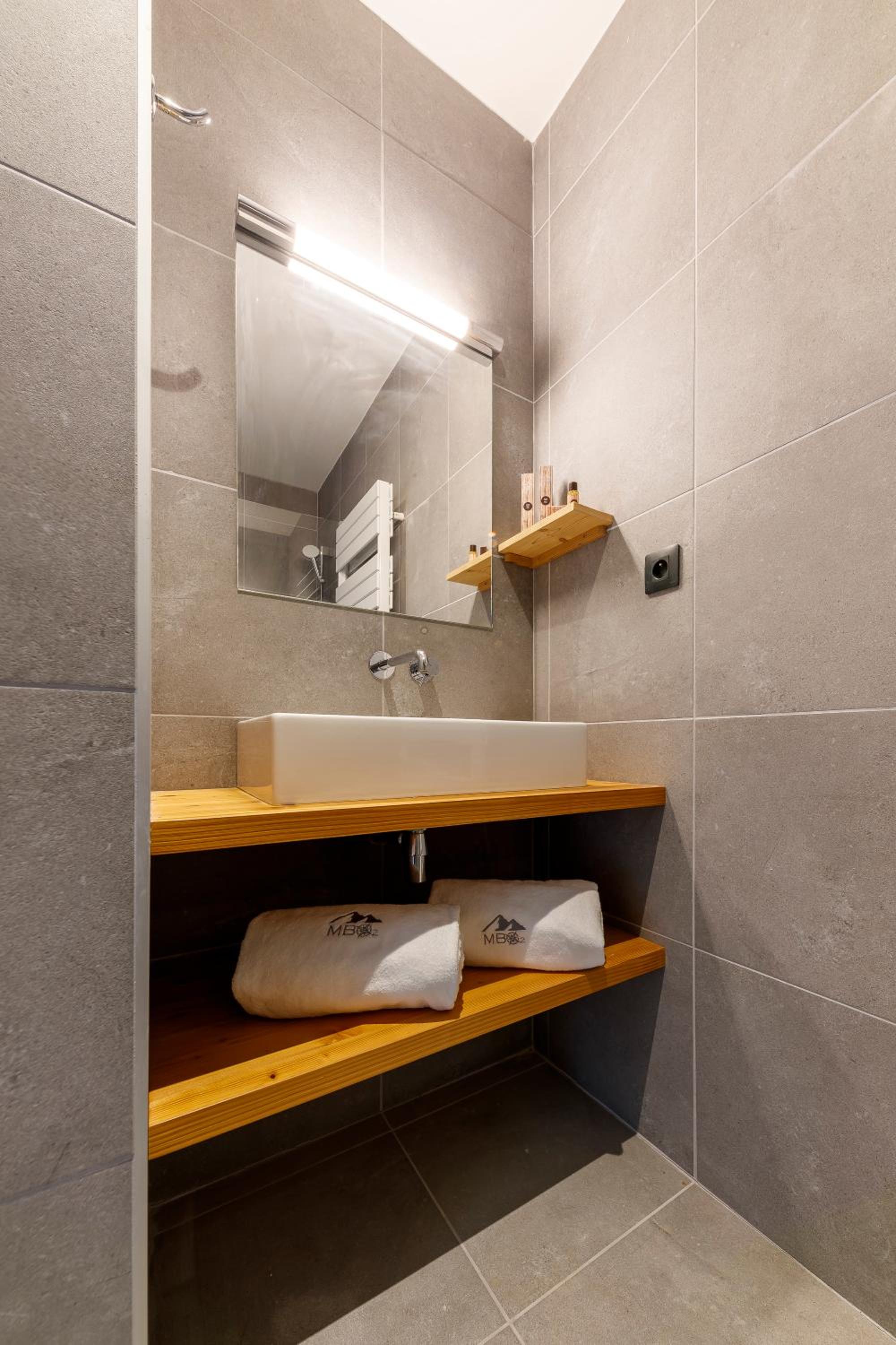 Double Room - Photo 6