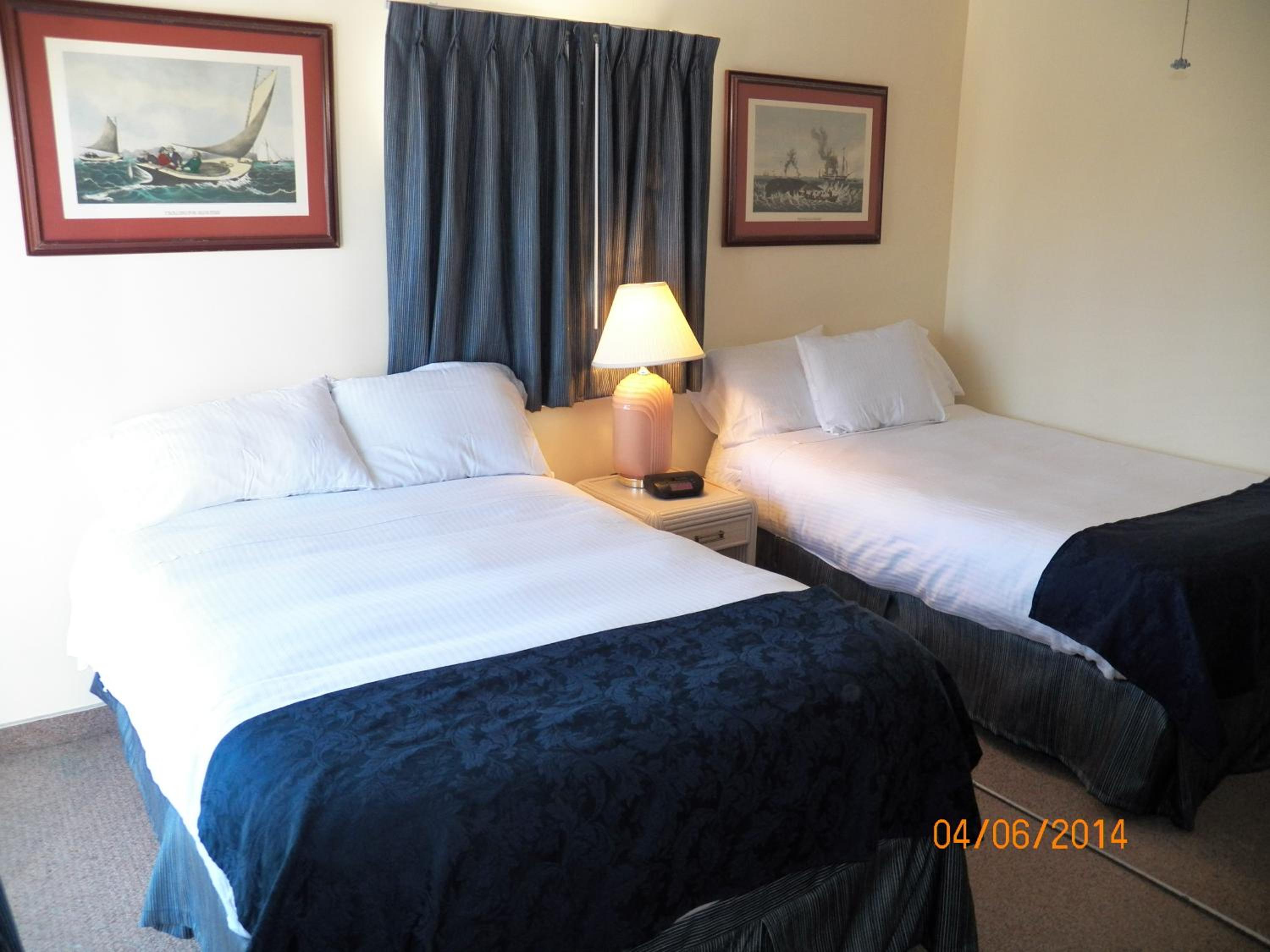 Double Room with Two Double Beds - Photo 7