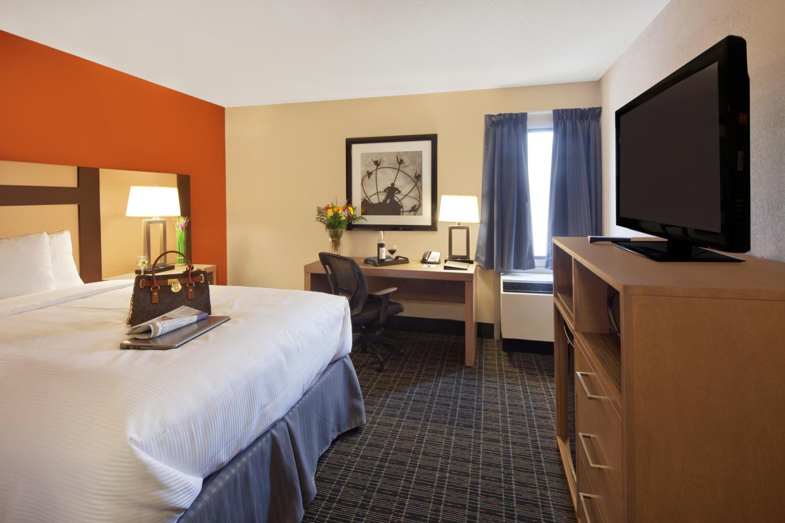 Stay Inn Express Toronto — photo 42