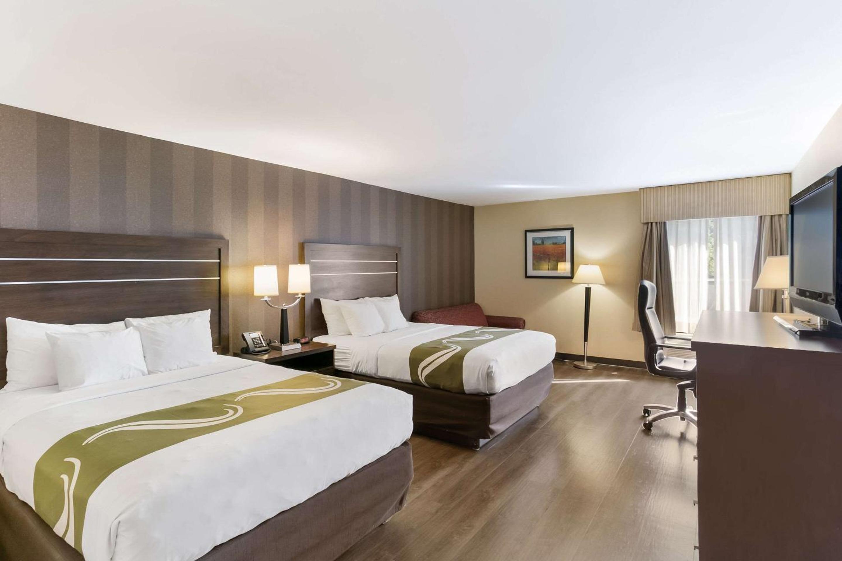 Double Room with Two Double Beds - Non-Smoking - Photo 3