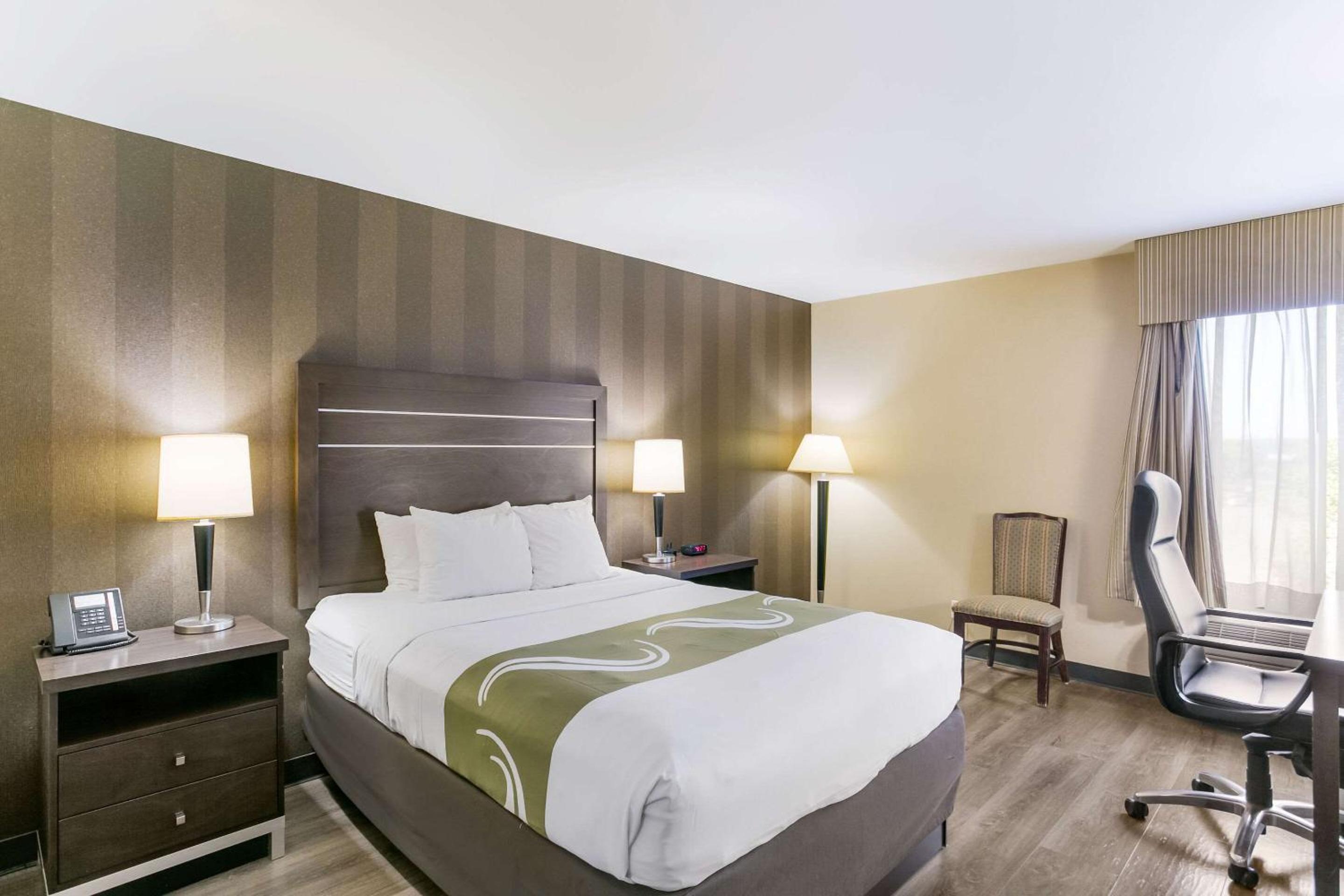 Queen Room - Accessible/Non-Smoking - Photo 2