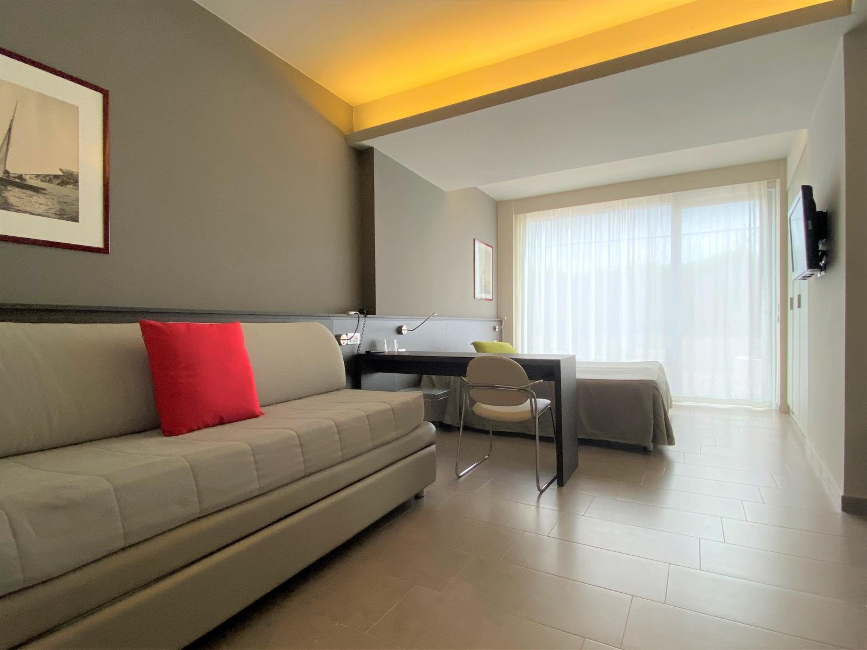 Double Room with Patio photo 3
