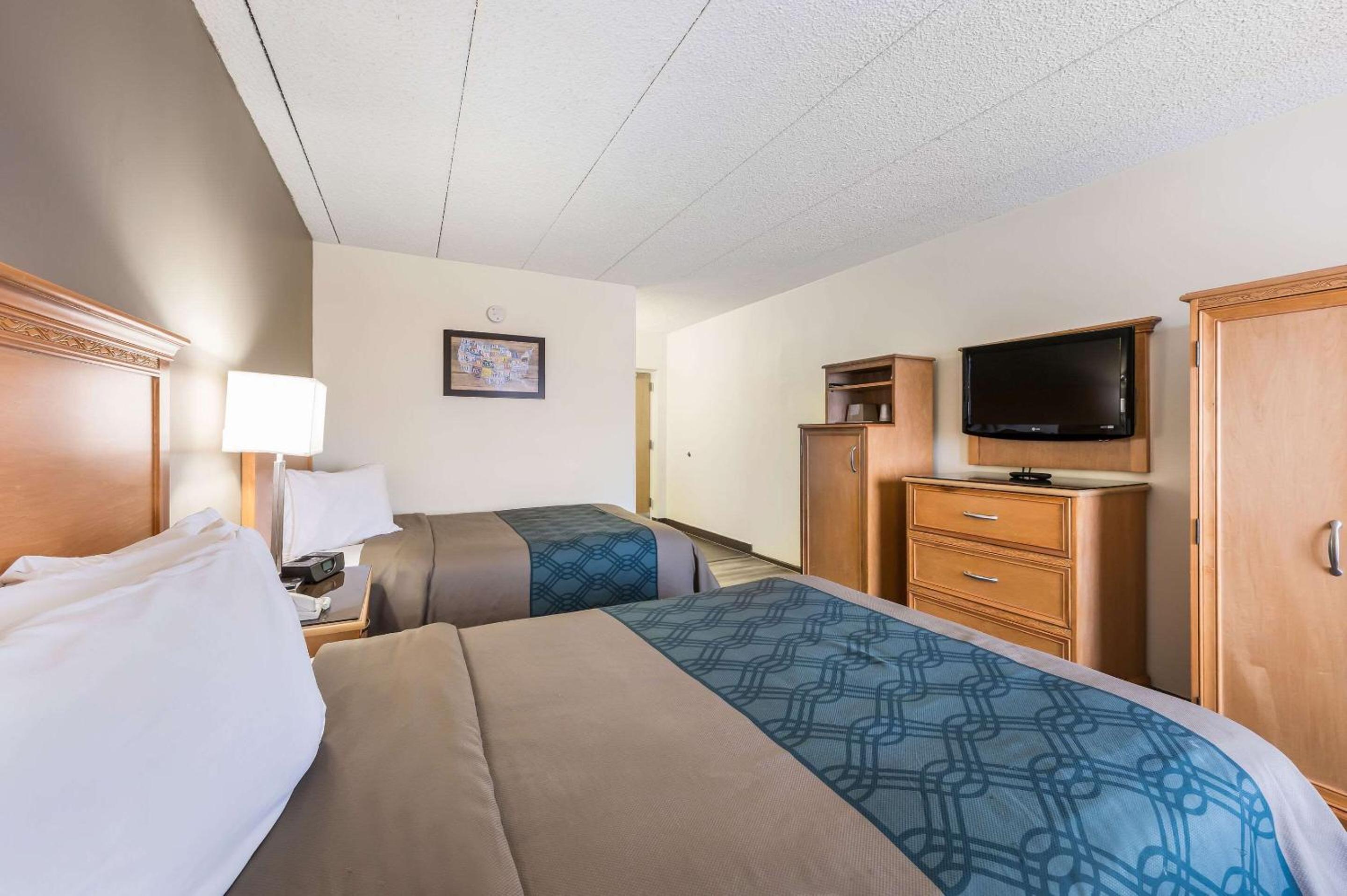 Double Room with Two Double Beds - Non-Smoking photo 3