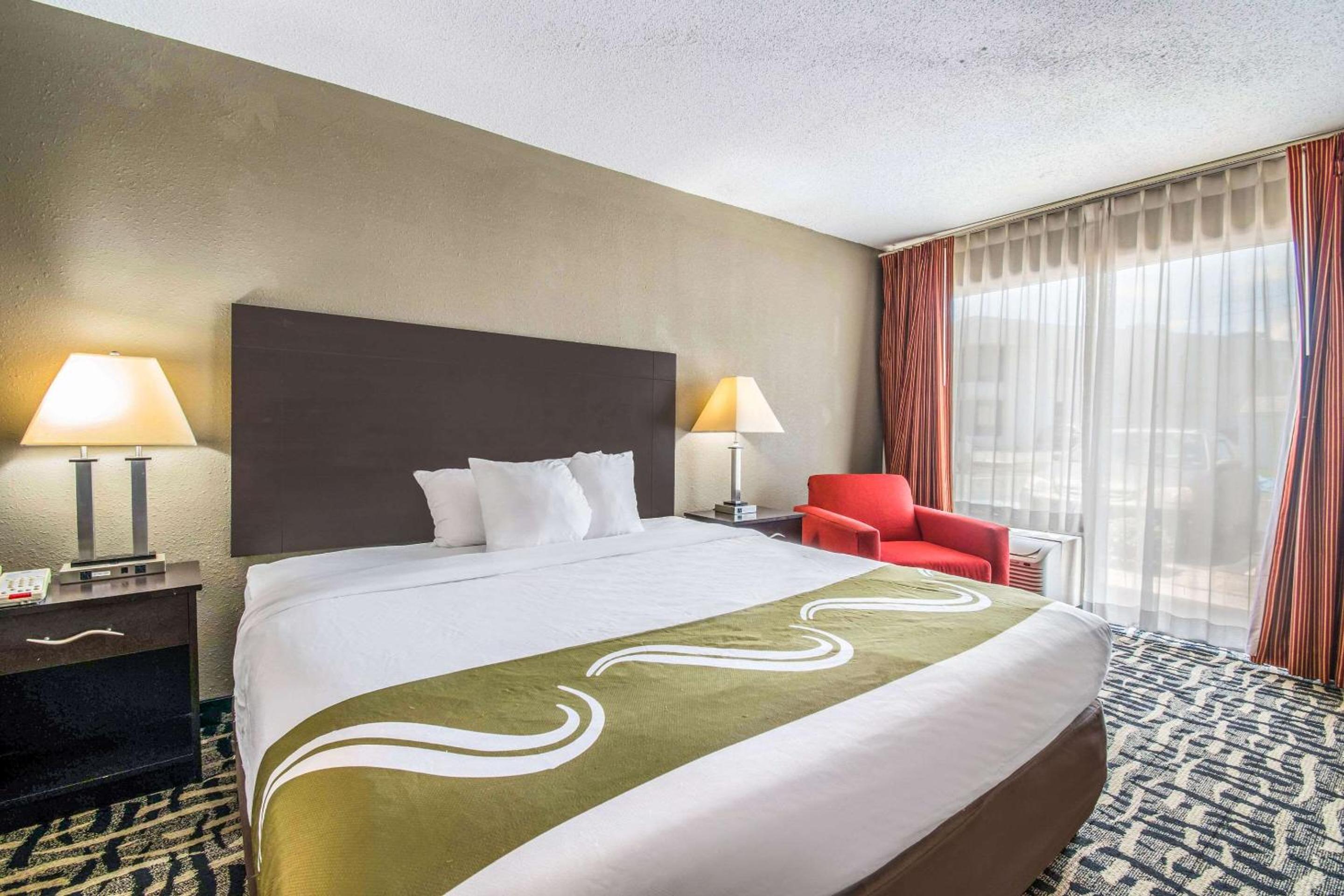King Room - Accessible/Non-Smoking - Photo 4