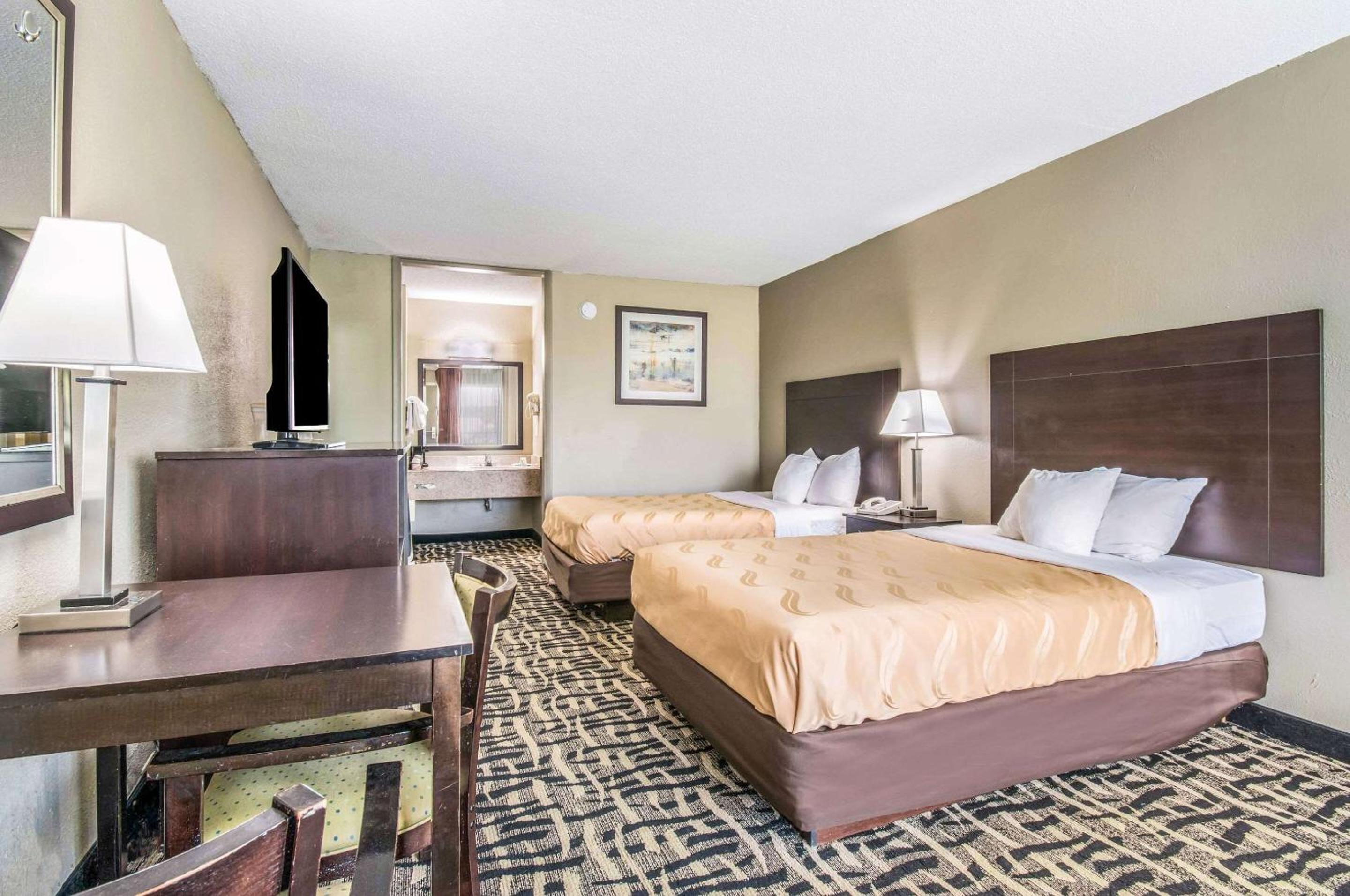Double Room with Two Double Beds - Non-Smoking - Photo 3